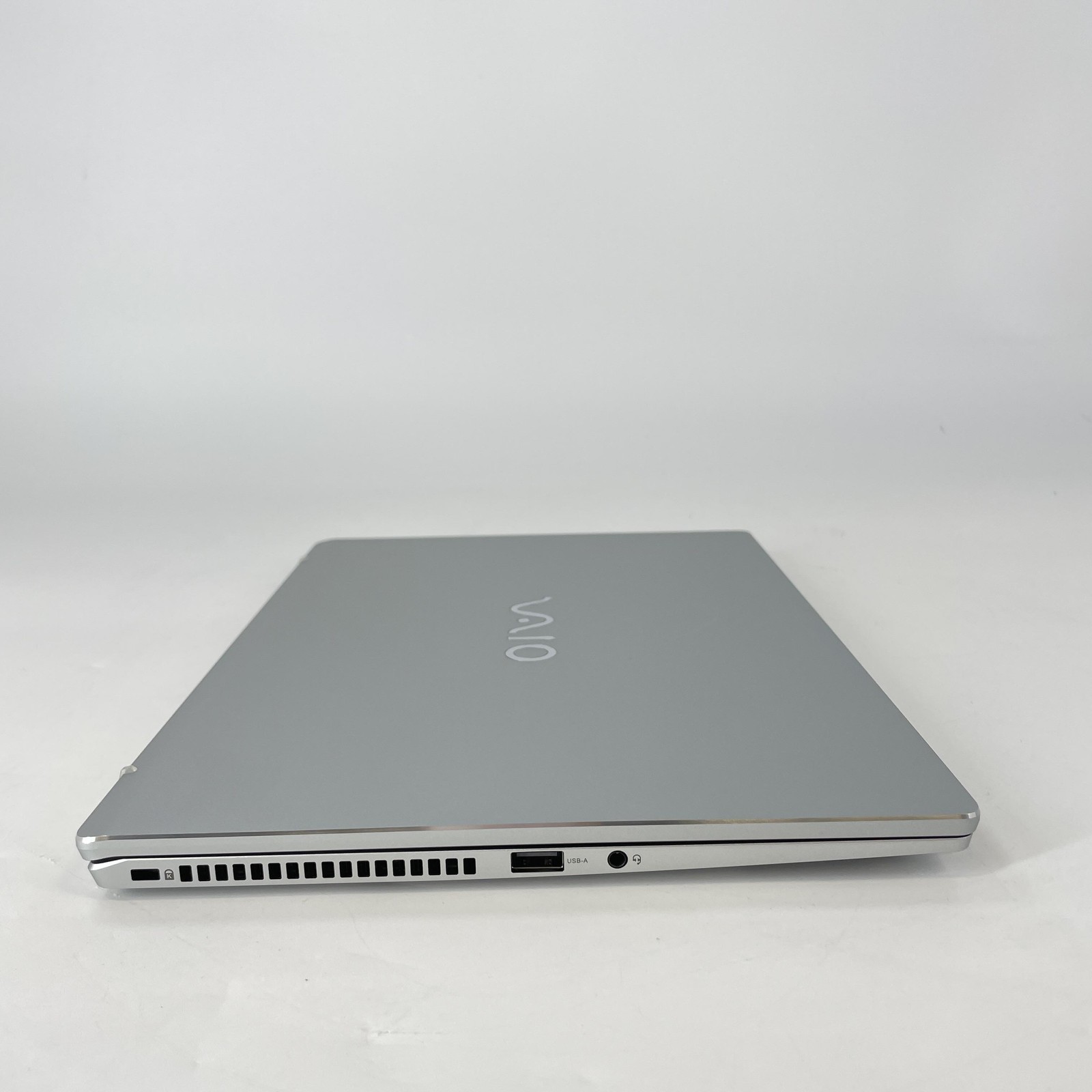 VAIO FS 14 Silver FHD+ i5-1235U 8GB RAM 1TB SSD Excellent