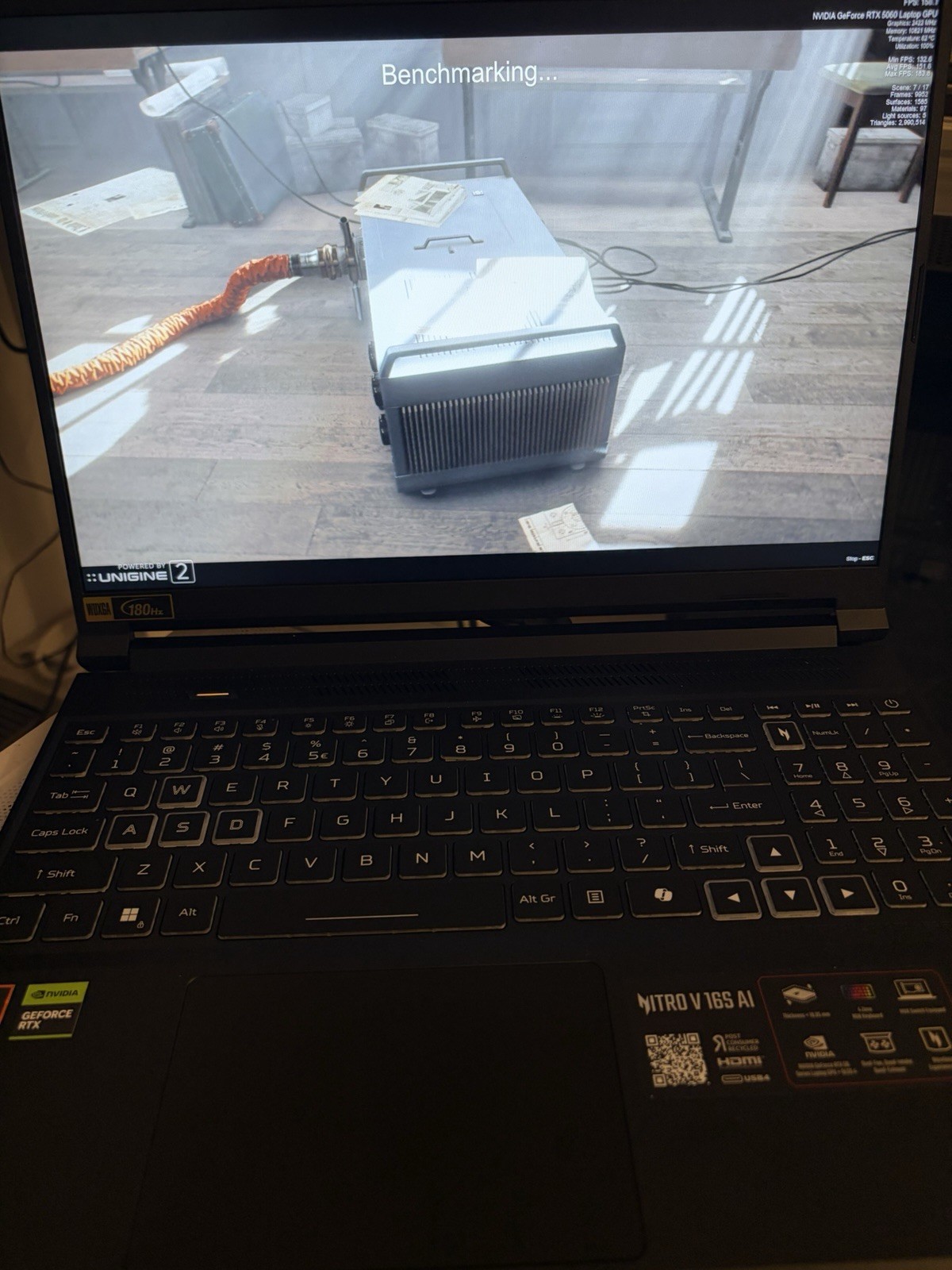 RTX 5060 Acer Nitro V 16S AI 180Hz FHD+ 3.8 GHz Ryzen 7 260 32GB 1TB SSD