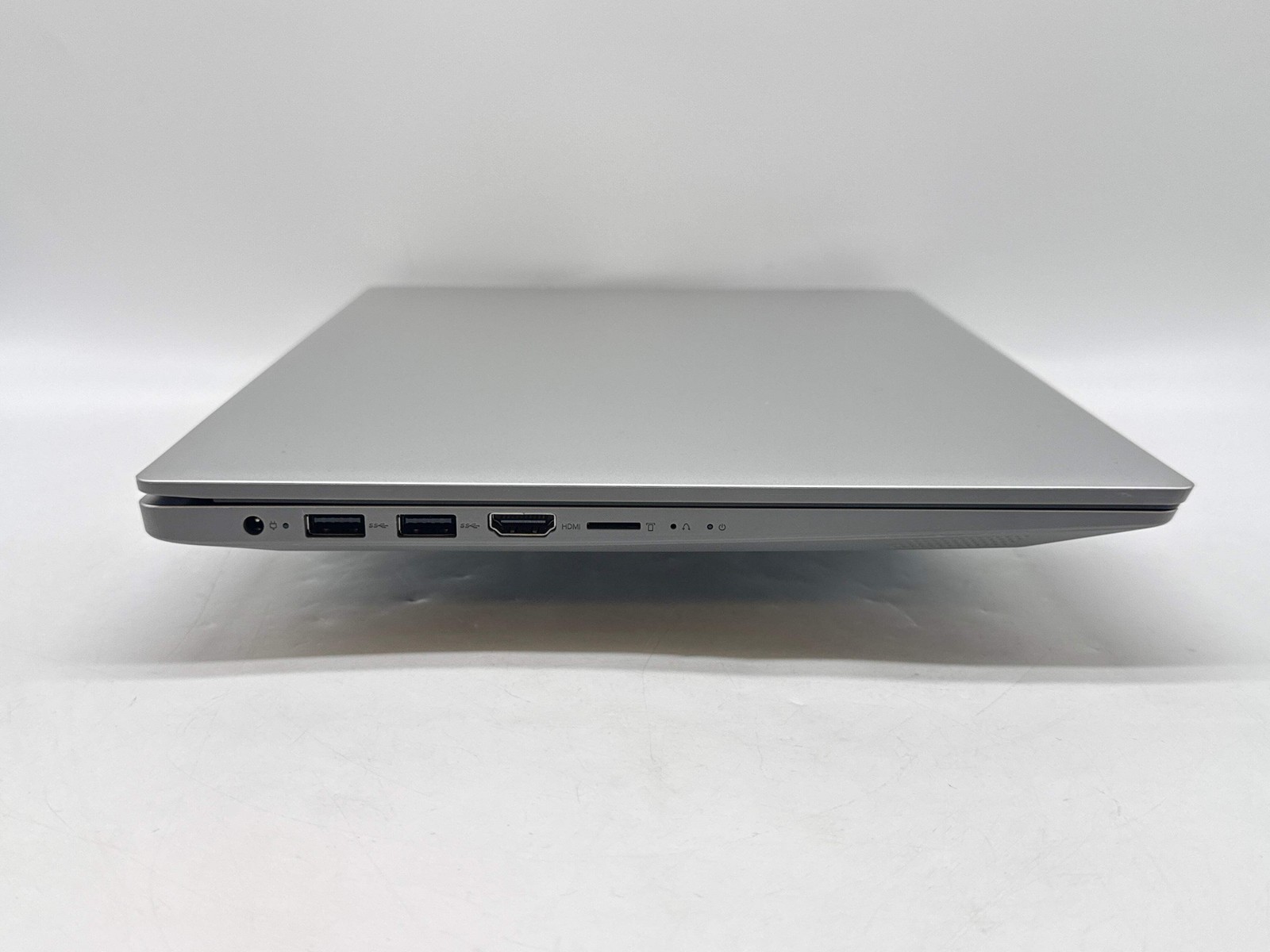 Lenovo Slim 1-14AST-05 14″ AMD A6-9220e 4GB 64GB eMMC Used