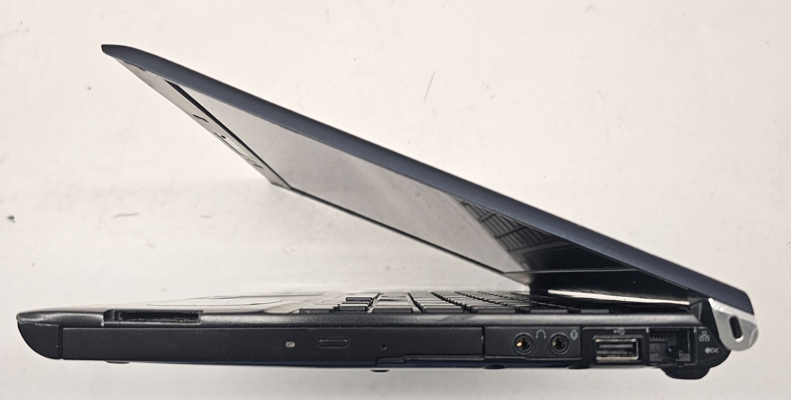 Toshiba Portege R705-P35 13.3″ Laptop Intel Core i3-370M 2GB Ram NO HD/OS (FL)