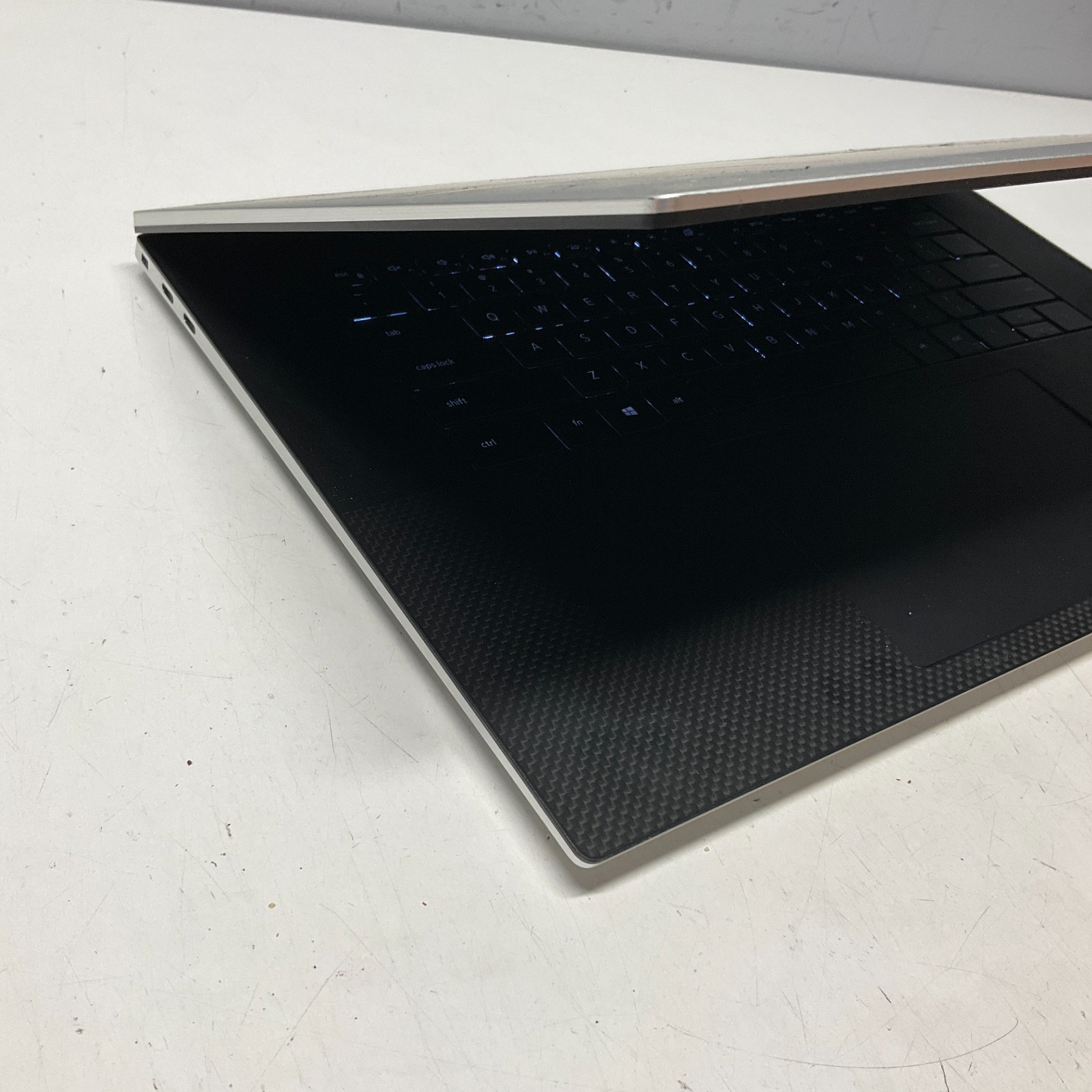 Dell XPS 17 9700 Intel i7-10875H 2.3GHz 256GB SSD 8GB RAM W11P GeForce RTX 2060