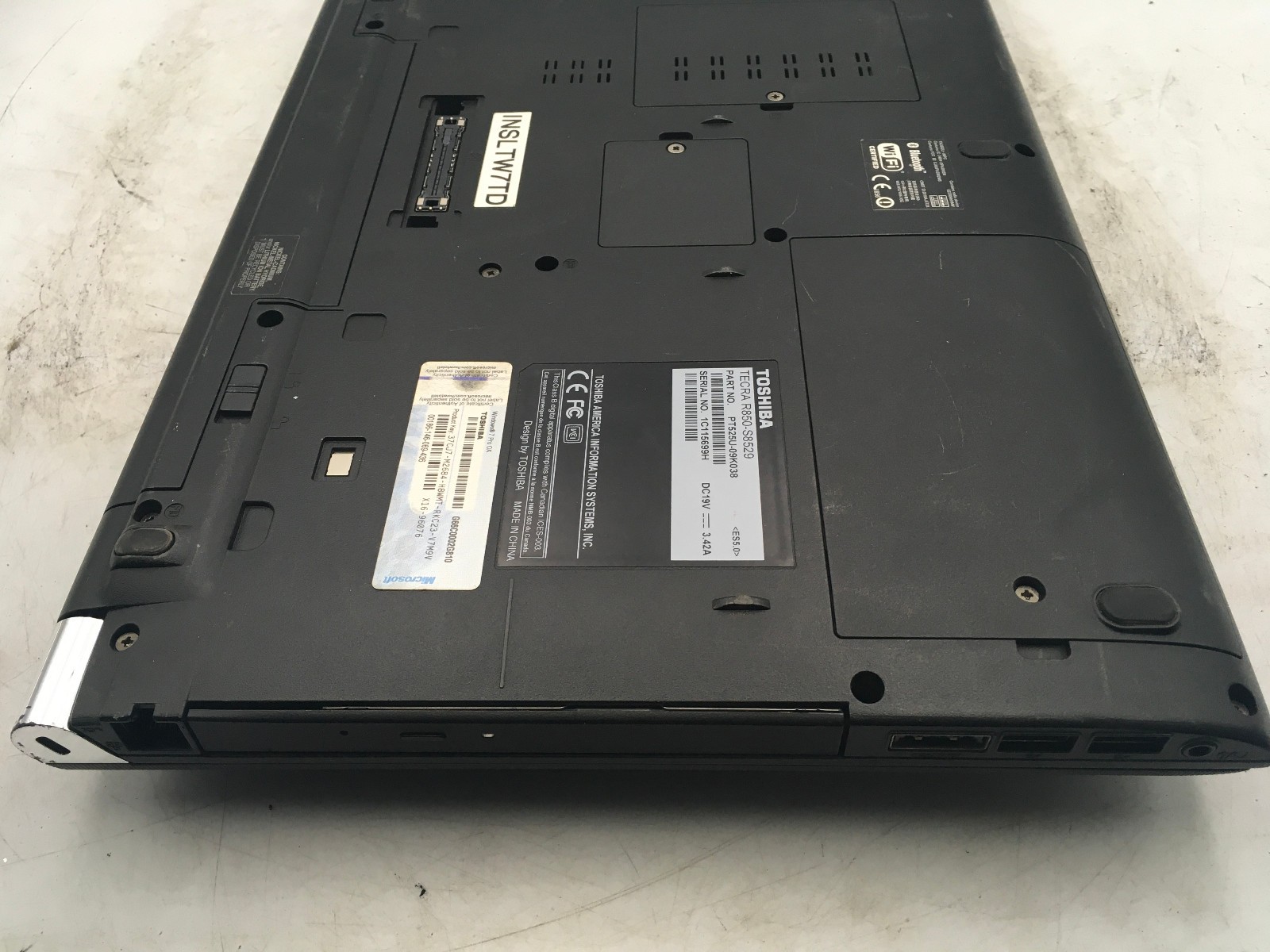 TOSHIBA TECRA R850 S8529 – BOOTS TO BIOS/BAD LCD – INTEL I5 2520M – 4GB RAM – BB