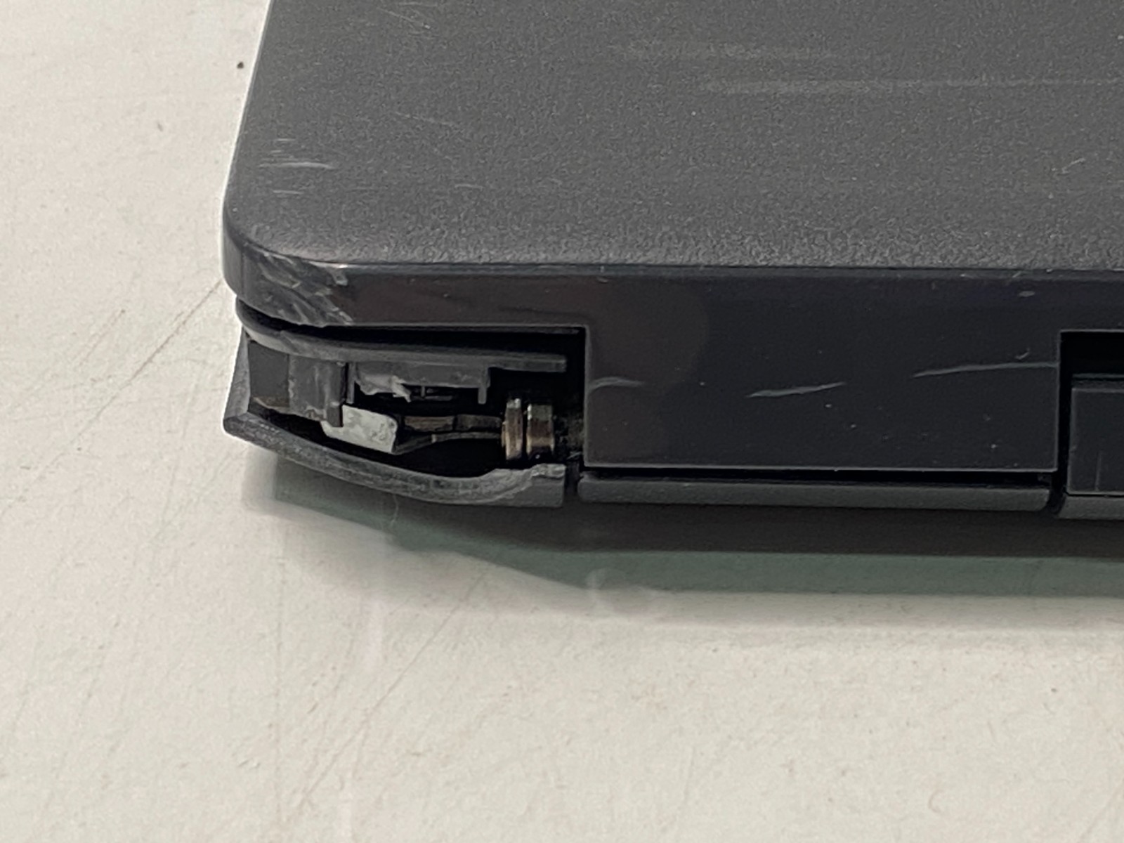 Dell Latitude 3510 15.6″ i5-10210U 4GB DDR4 No OS/SSD – Broken Corner PARTS