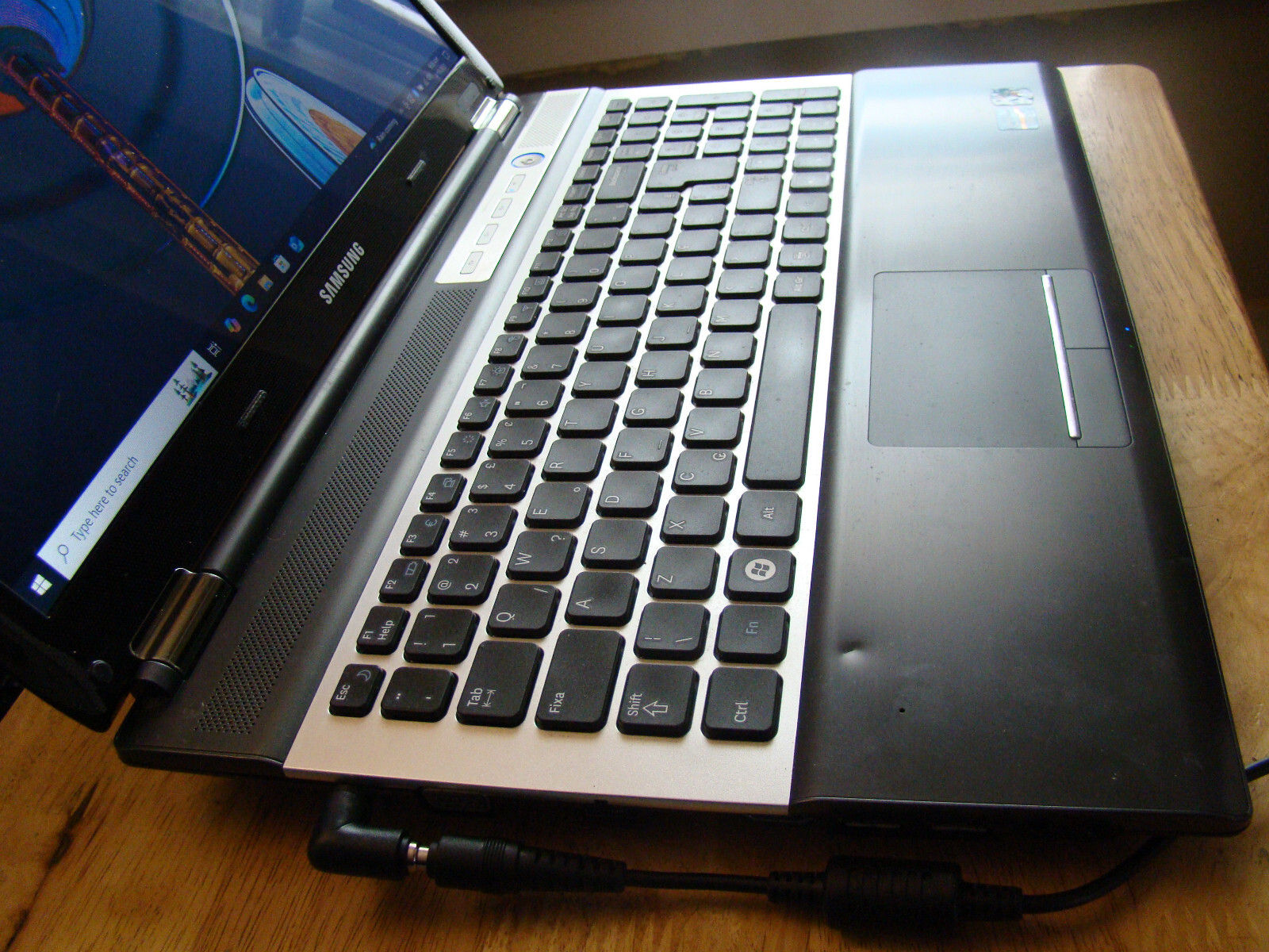 Samsung RF511/Core i5-2450M 2.50ghz/6gb/500gb/Windows 10 Pro/Webcam/BT/Hdmi/15.6