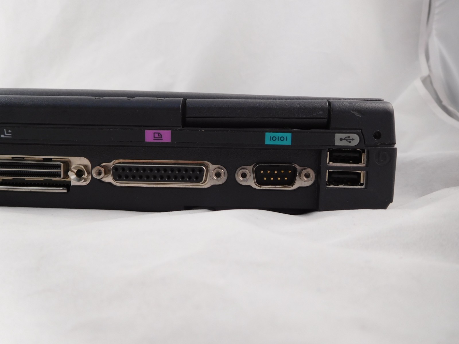 Dell Latitude C800 Pentium III 850Mhz 128MB 20GB 15″ Bad Battery No OS