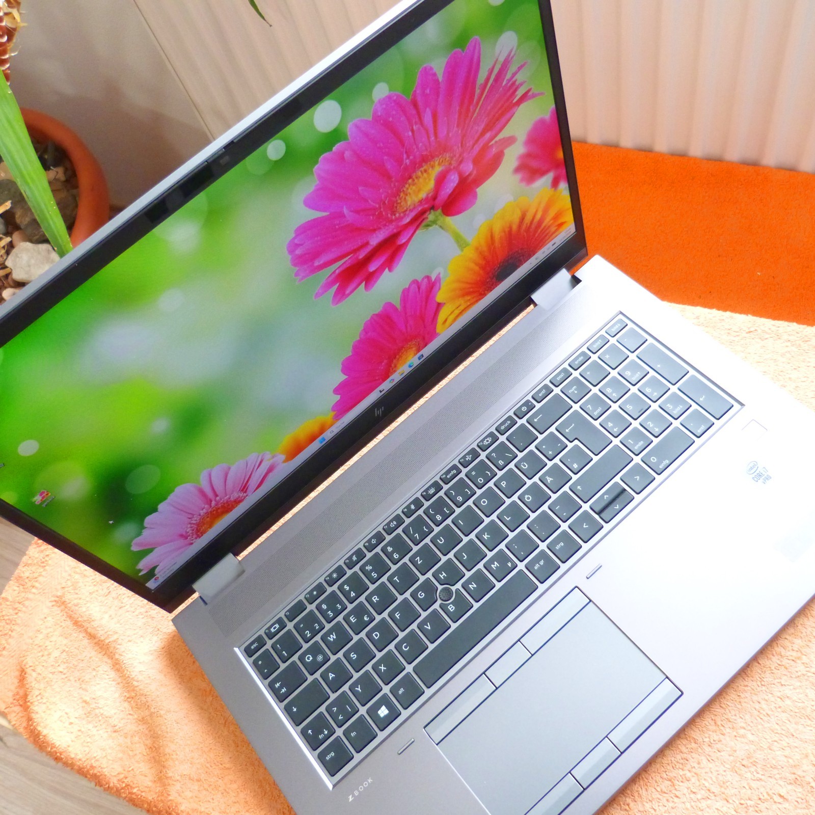 HP ZBook 17 G7 FURY ELITE WORKSTATION 17 inch FHD l 32GB RAM NEW l HEXA i7 USBC