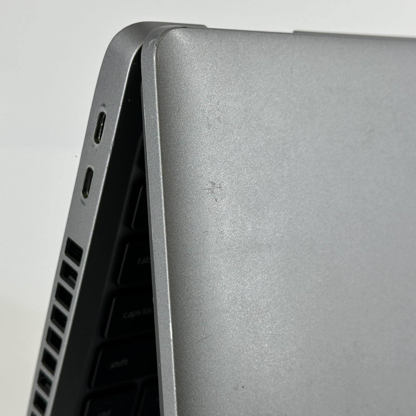 Dell Latitude 5520 15 FHD i7-1185G7 3.00GHz 16GB 256GB SSD Good – CHIPPED SCREEN