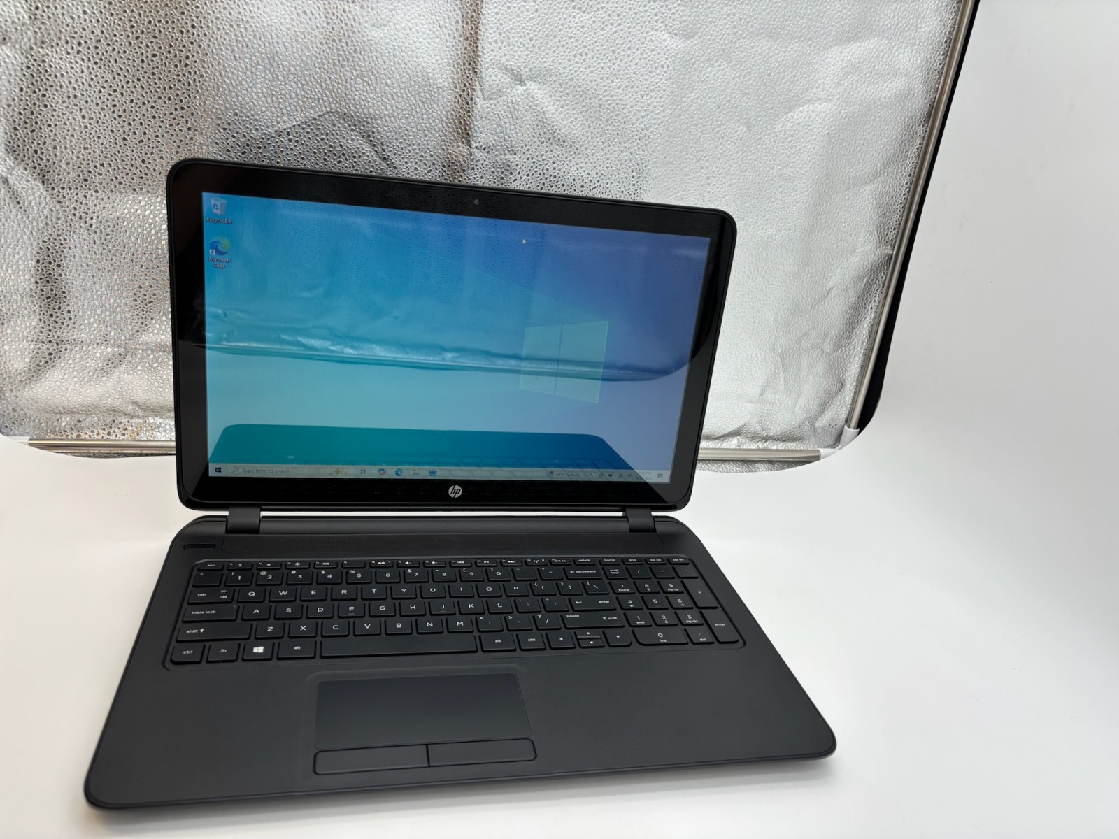 HP 15-f111dx Notebook PC 15.6″ 750 GB HDD 8 GB RAM A8-6410 APU Windows 10 Home