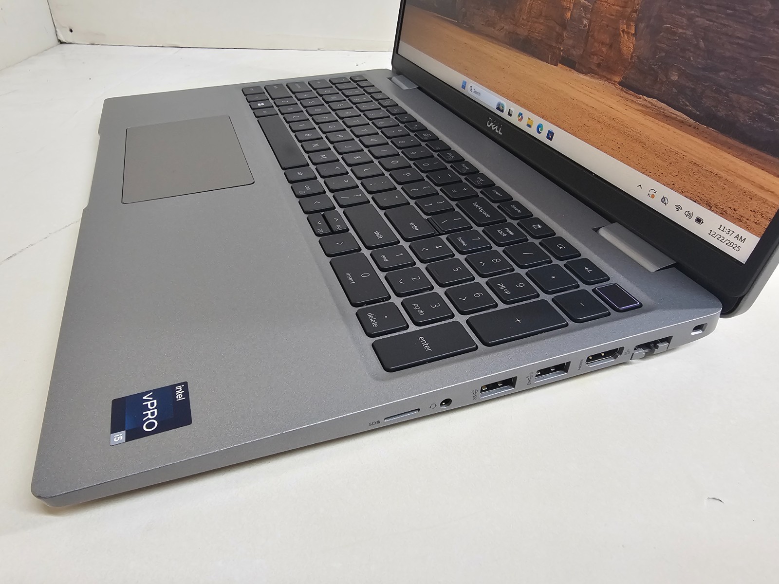 Dell Latitude 5530 Laptop i5-1235u 16GB 512GB 15.6″ Touchscreen – Dell Wty 12/26