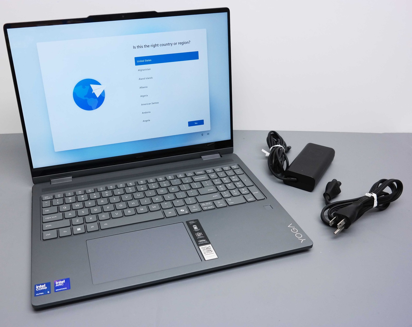 Lenovo Yoga 7 16ILL10 16″ Core Ultra 5 226V 16GB 512GB SSD