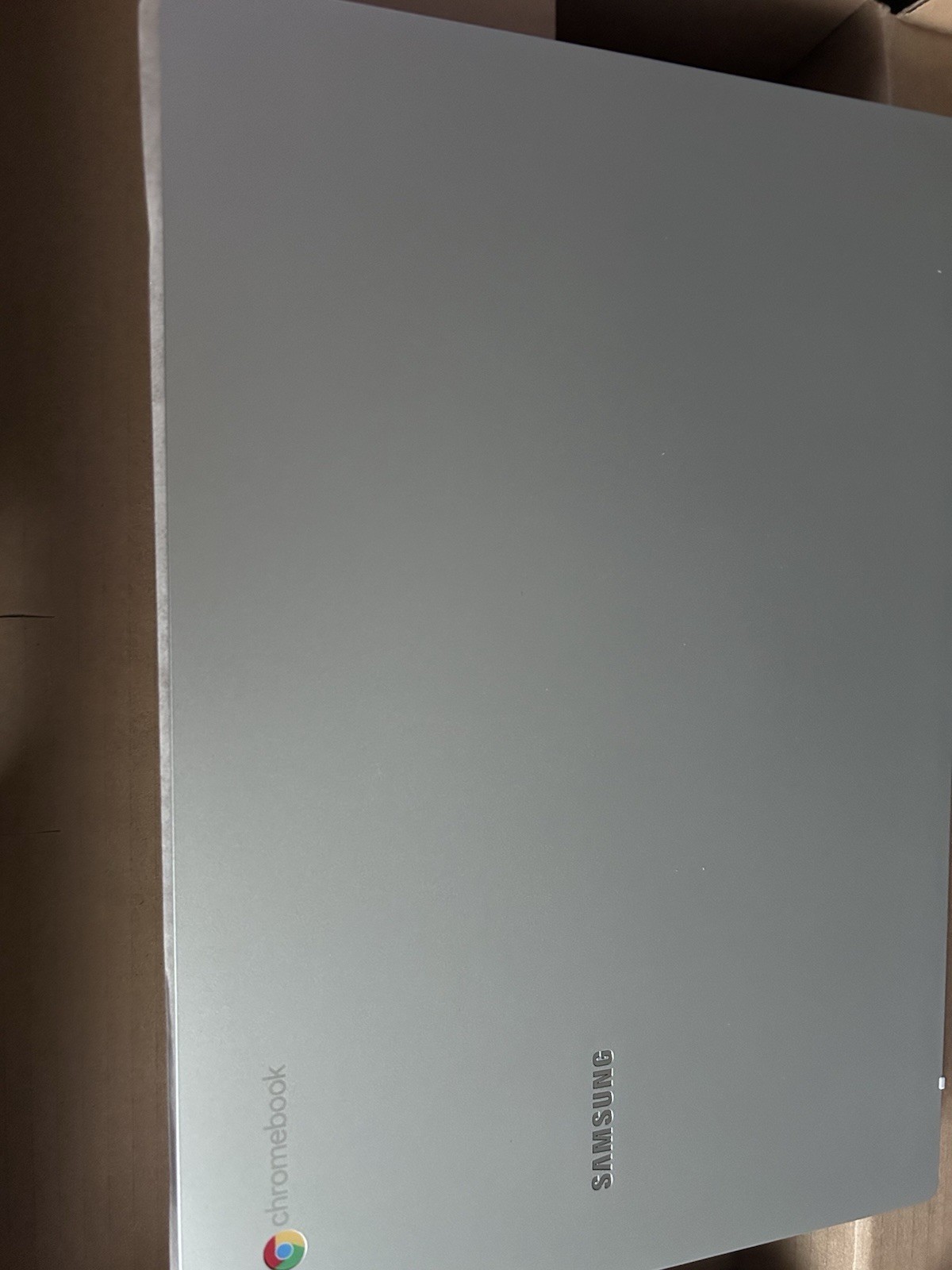 Samsung Galaxy Chromebook Go XE340XDA-KA2US 14″ Celeron 4GB 64GB Chrome OS Silv…