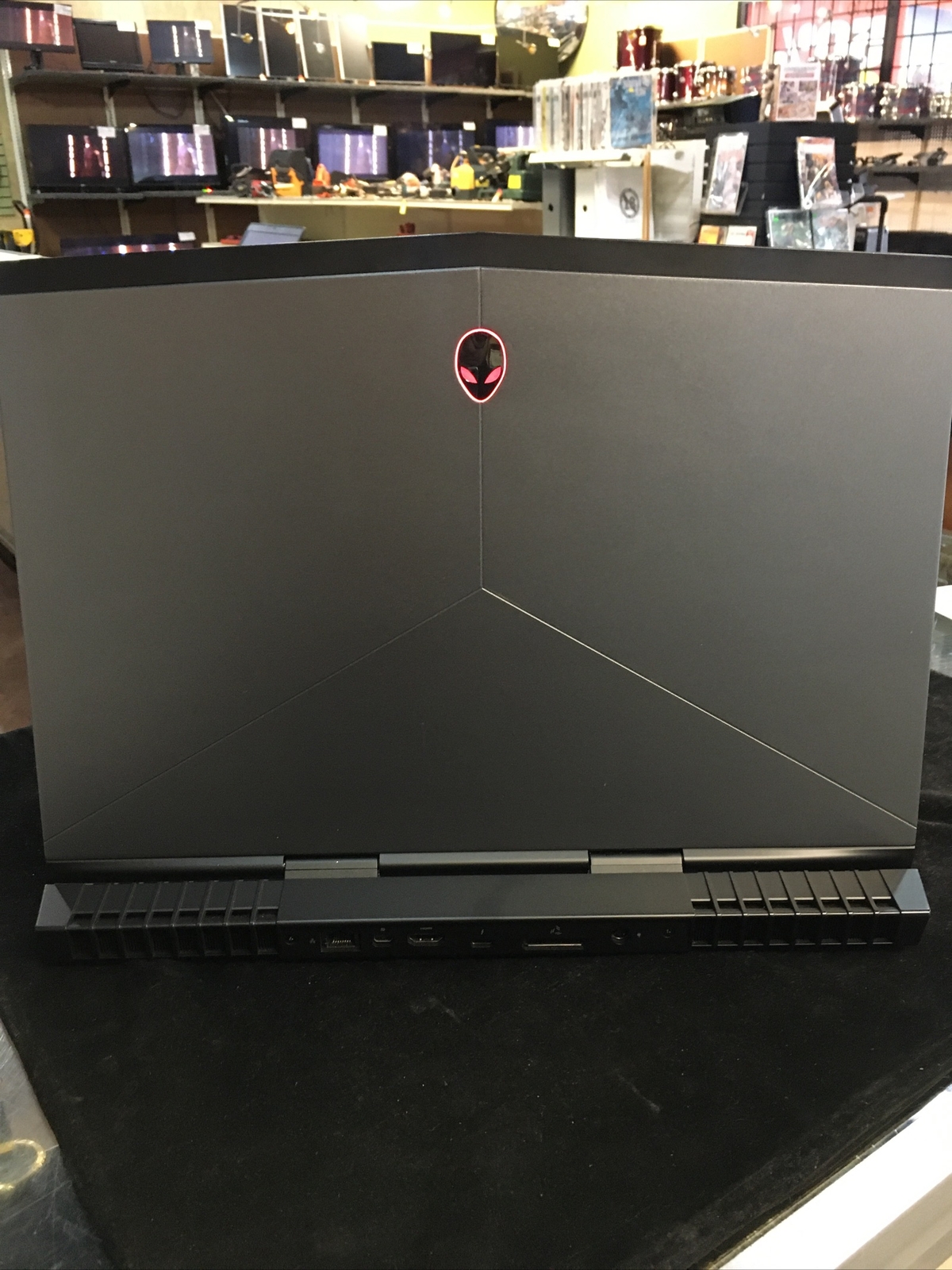 Alienware 15 R3 GTX 1060 i7-7700HQ