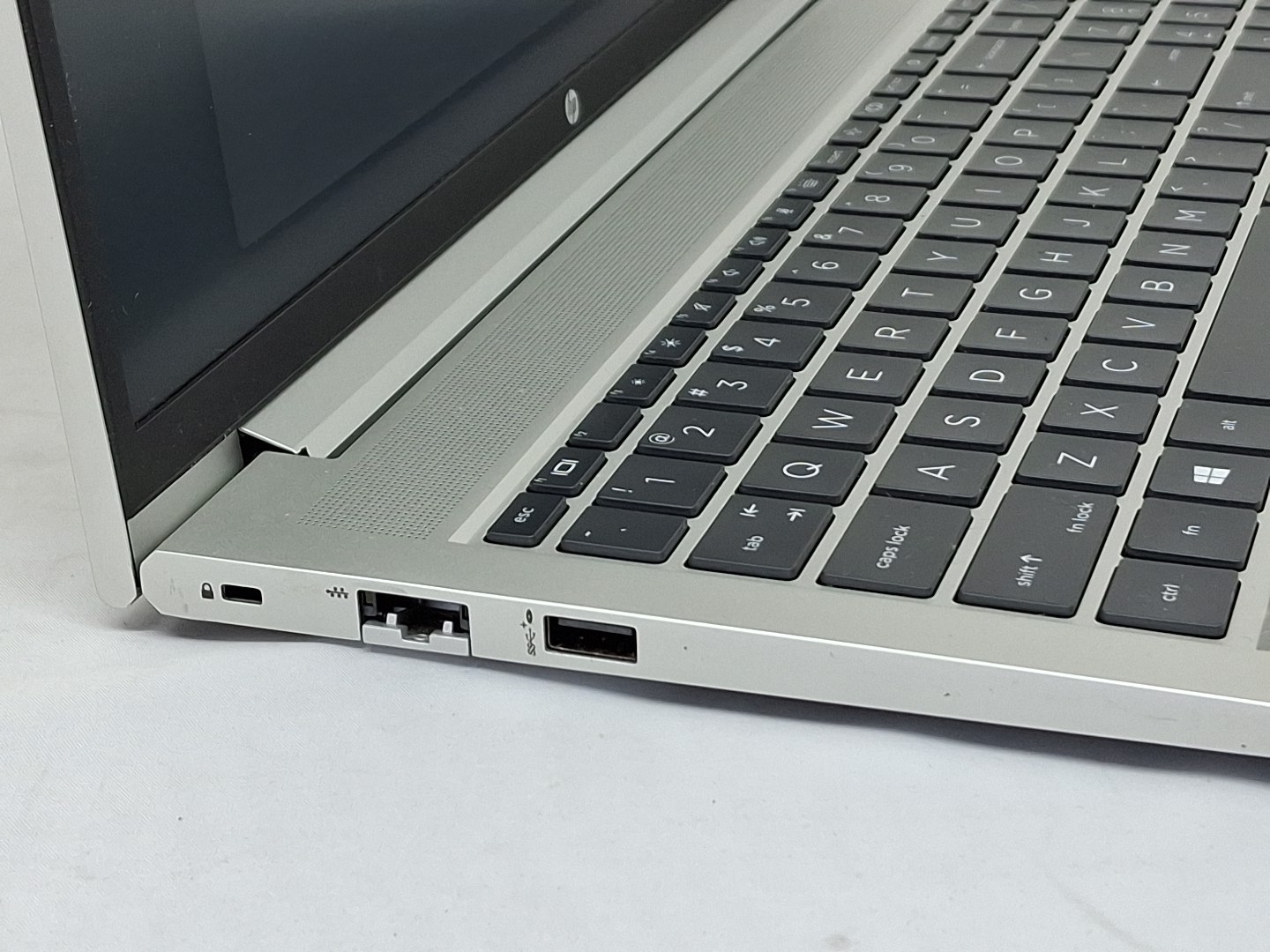 HP ProBook 450 G8 15.6″ – i5-1135G7, 8GB, 256GB – Windows 11