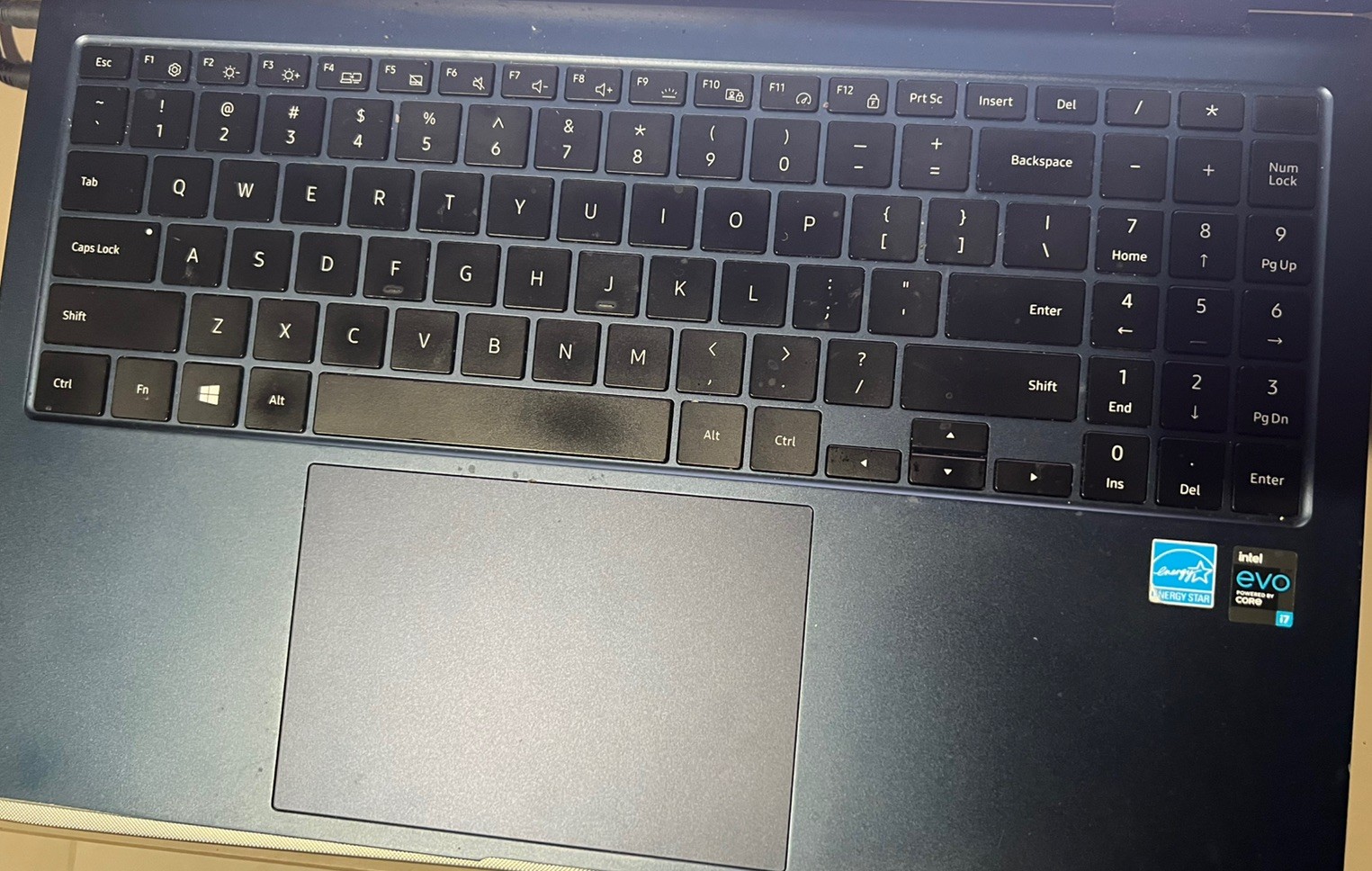 Samsung Galaxy Pro 360 15″ Intel Core i7 EVO 16GB RAM 1TB SSD – Cracked Screen