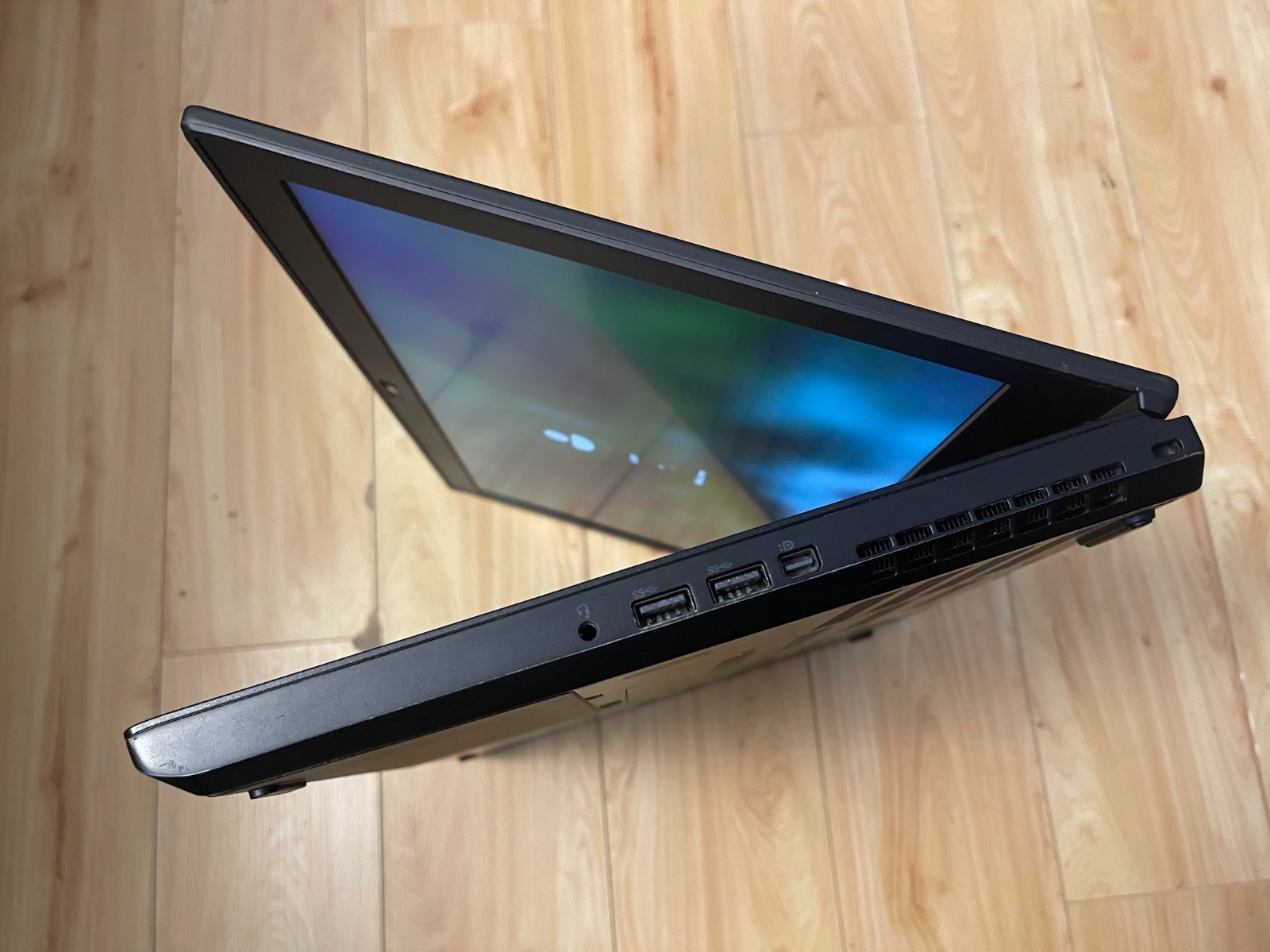 Lenovo ThinkPad P52 15.6″ 1920×1080 FHD Xeon E-2176M 32GB 512GB P2000 Wi-Fi 6E