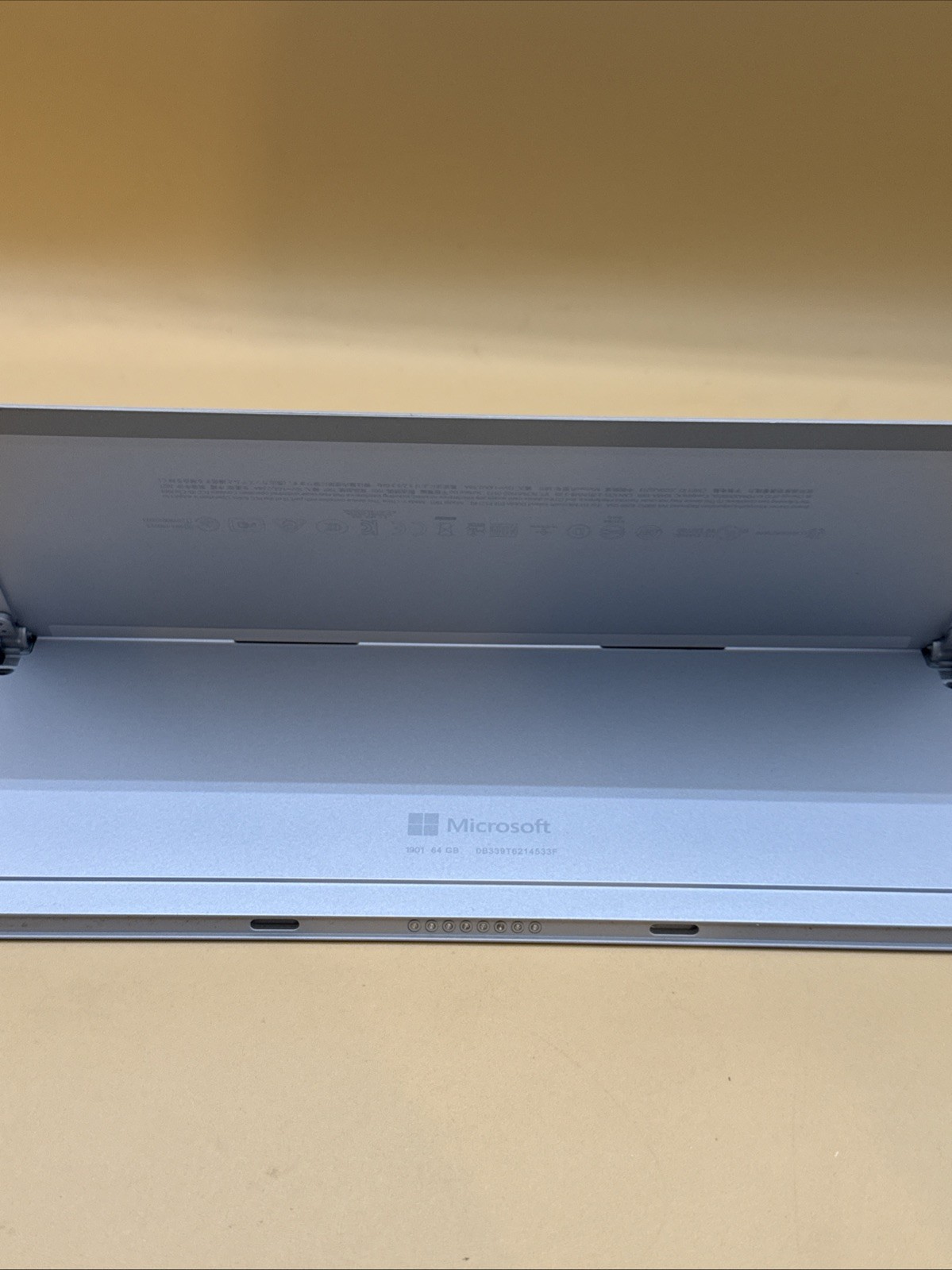 Microsoft Surface Go 3 1901 Intel Pentium Gold 6500Y 1.1GHz, 4GB RAM 64G Touch