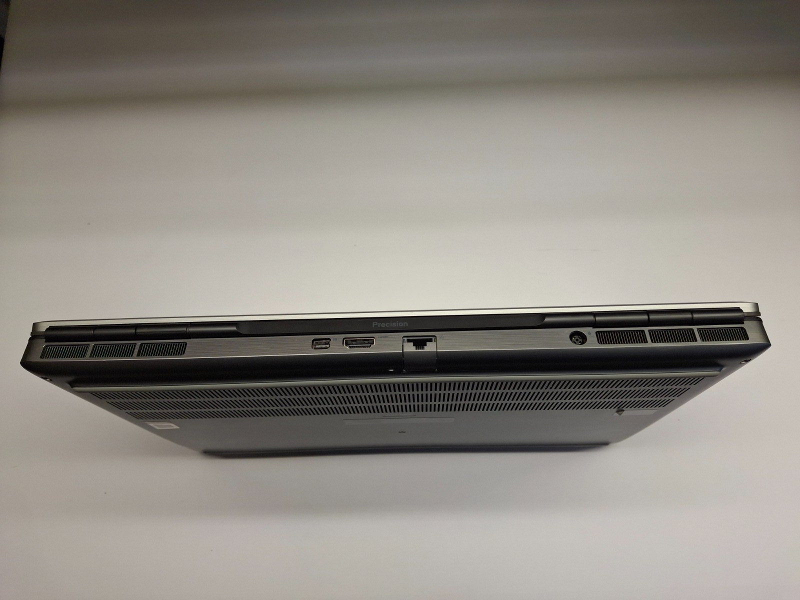DELL PRECISION 7550 15.6″FHD i7-10875H 512GB SSD 32GB Webcam Wifi Bluetooth W11P