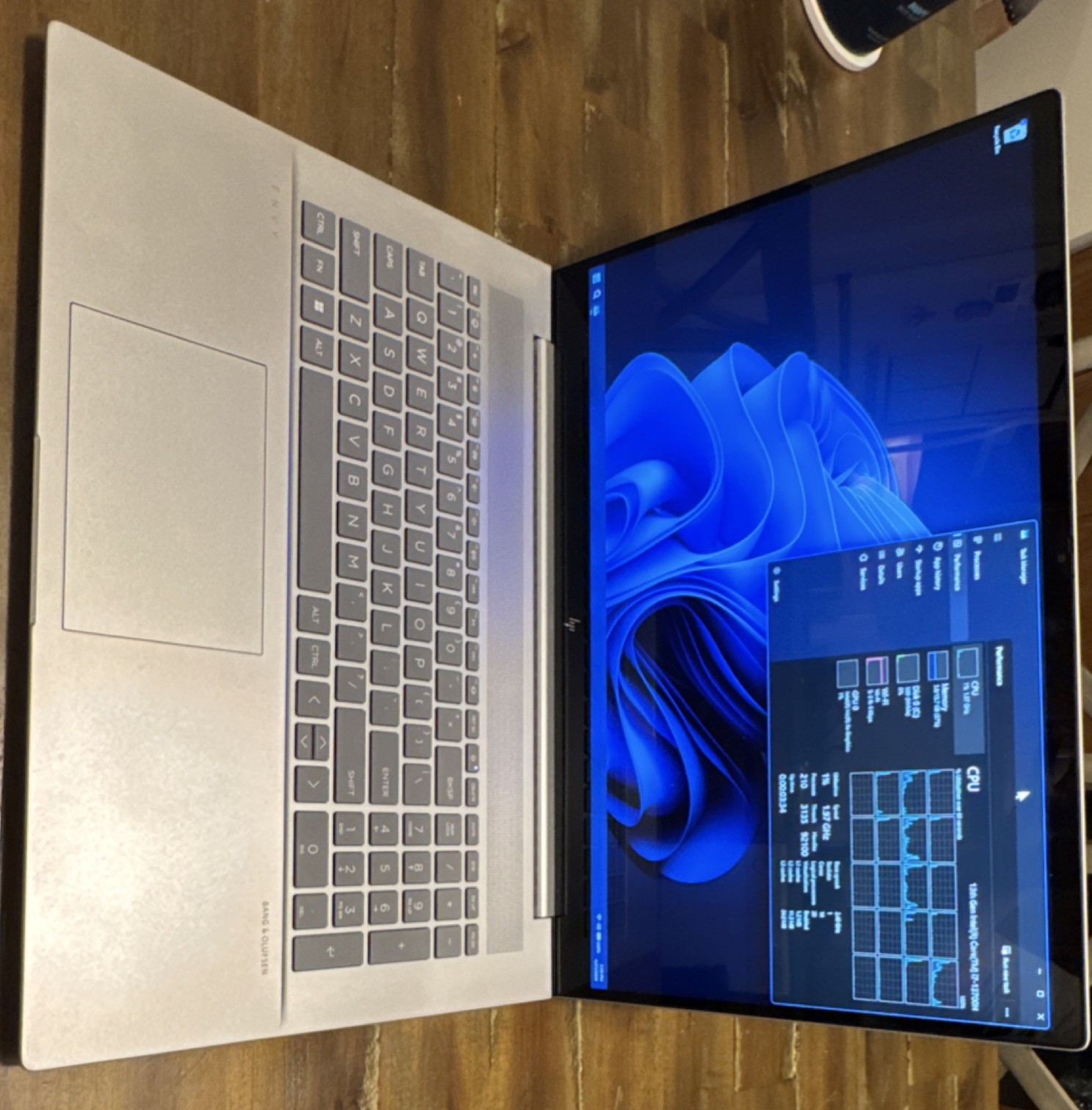 HP Envy 17.3″ Laptop Intel i7-13700H 16GB RAM NVMe Windows 11 Silver Iris Xe