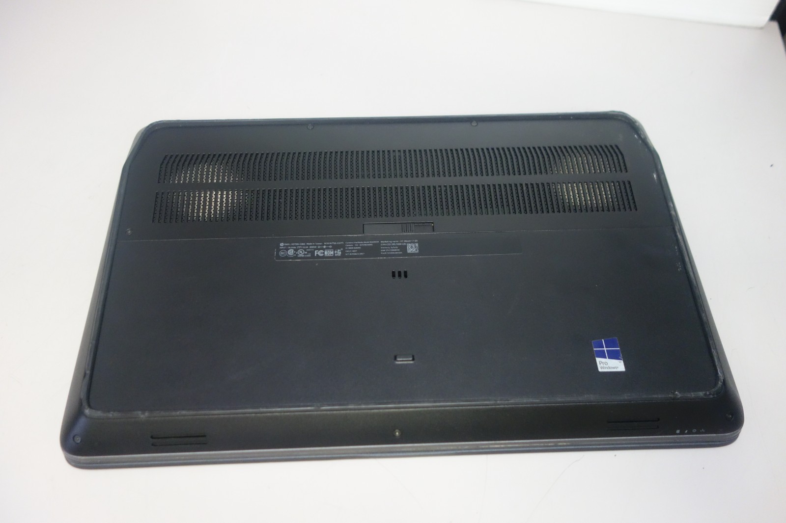HP ZBook 17 G3 17.3″ i5-6440HQ 2.6GHz 16GB/500GB [NO OS] Laptop + AC [BADBTRY]