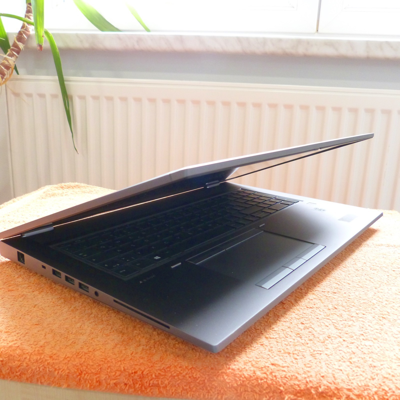 HP ZBook 17 G7 FURY ELITE WORKSTATION 17 inch FHD l 32GB RAM NEW l HEXA i7 USBC