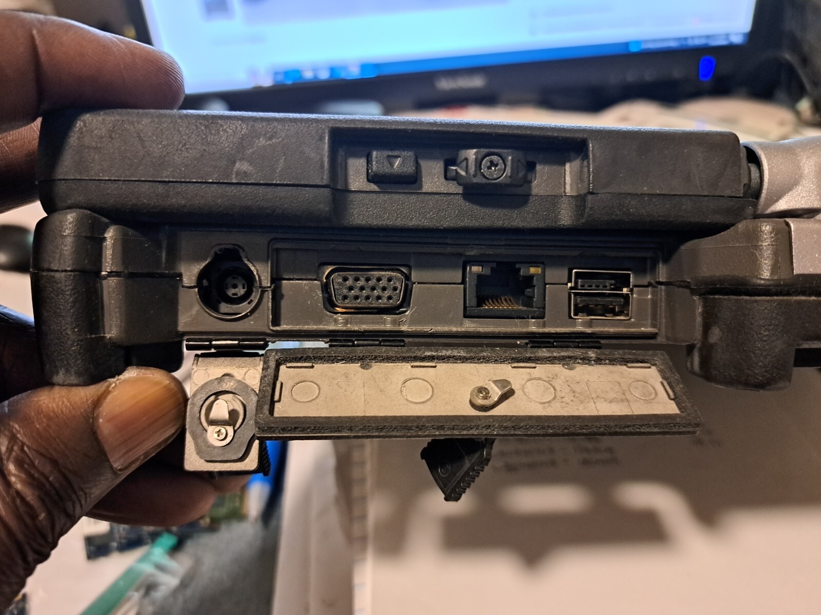 Dell Latitude XT2 XFR P05S Core2Duo U9600 1.6GHz 3GB RAM+Adapter. NO HDD/OS