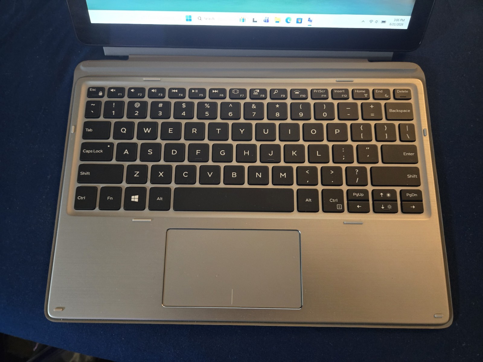Dell Latitude 7210 touchscreen Core I7-10610U, 16GB RAM, 256GB SSD, Win 11 Pro