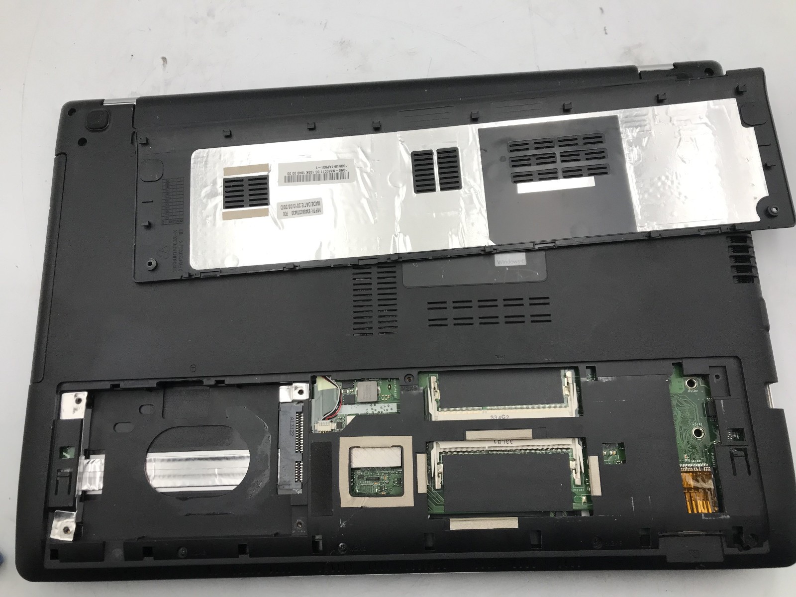 ASUS S550C LAPTOP – FOR PARTS/NO POWER – INTEL I7 3537U – NO RAM – READ DESC -BB