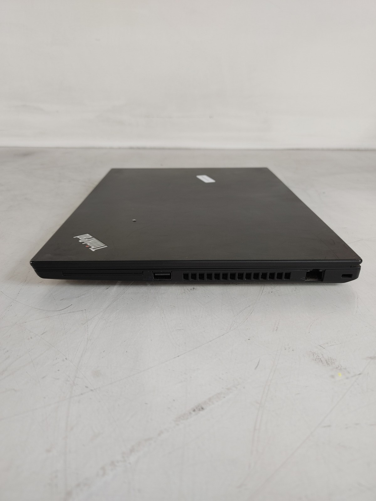 Lenovo ThinkPad T490 Core i7-8565U 1.80 GHz 16 GB DDR4 No HDD