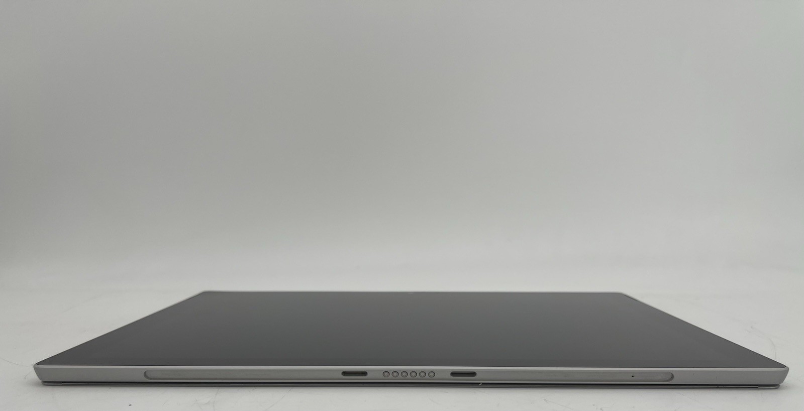 Microsoft Surface Pro 6 1796 12.3″ PC w/ i5-8250U 1.6GHz CPU 128GB SSD 8GB RAM