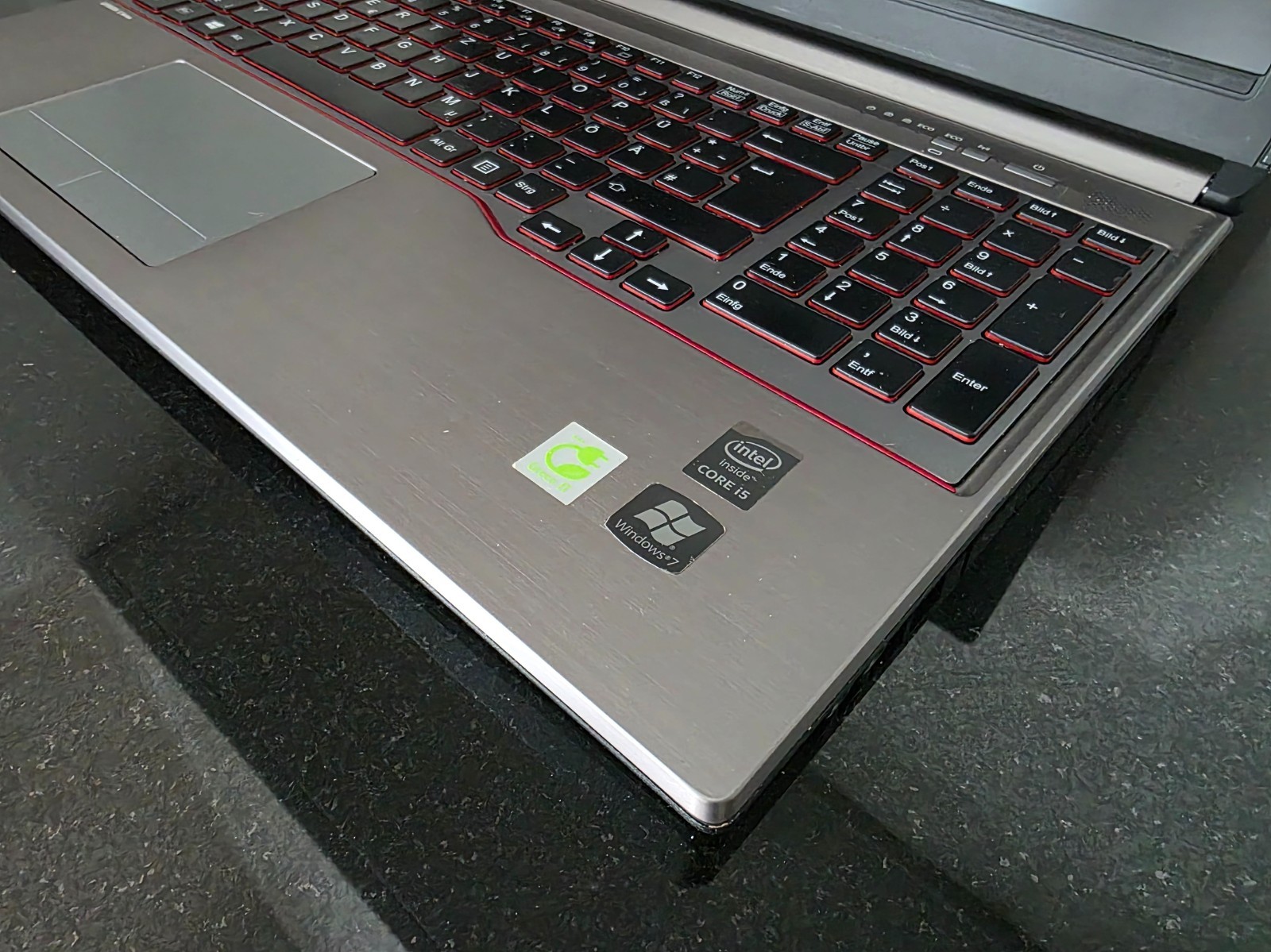 Laptop Fujitsu LifeBook e754 i5 8GB 320GB DVD-RW 15.6 inch Full HD Windows 10