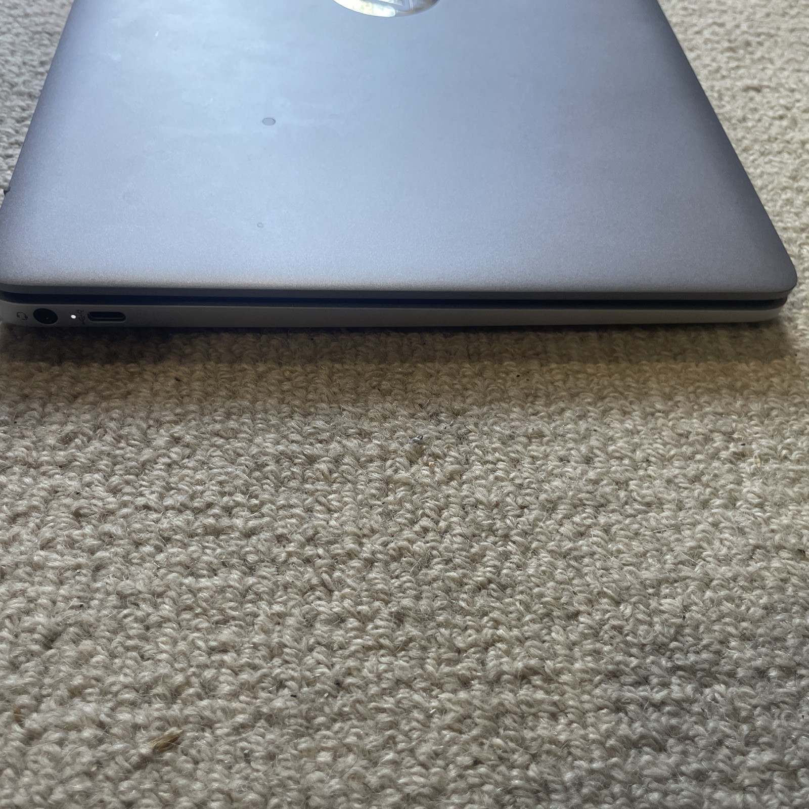 2022 Silver HP Chromebook 14in screen 64GB storage and 4GB DDR4 Ram