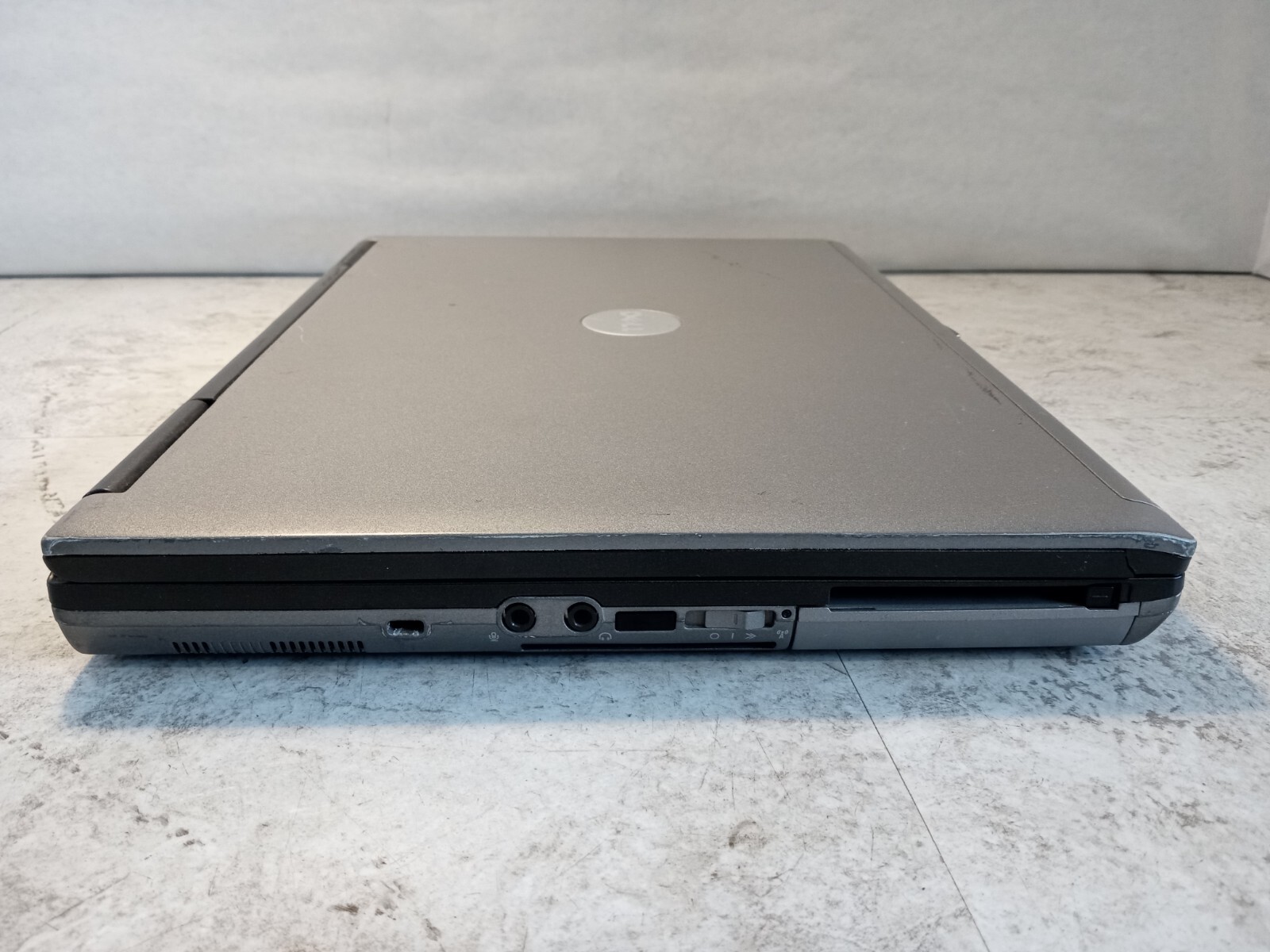 Dell Latitude 14″ Vintage Laptop -Intel CPU 2GB RAM 80GB HDD Windows XP WiFi -RR