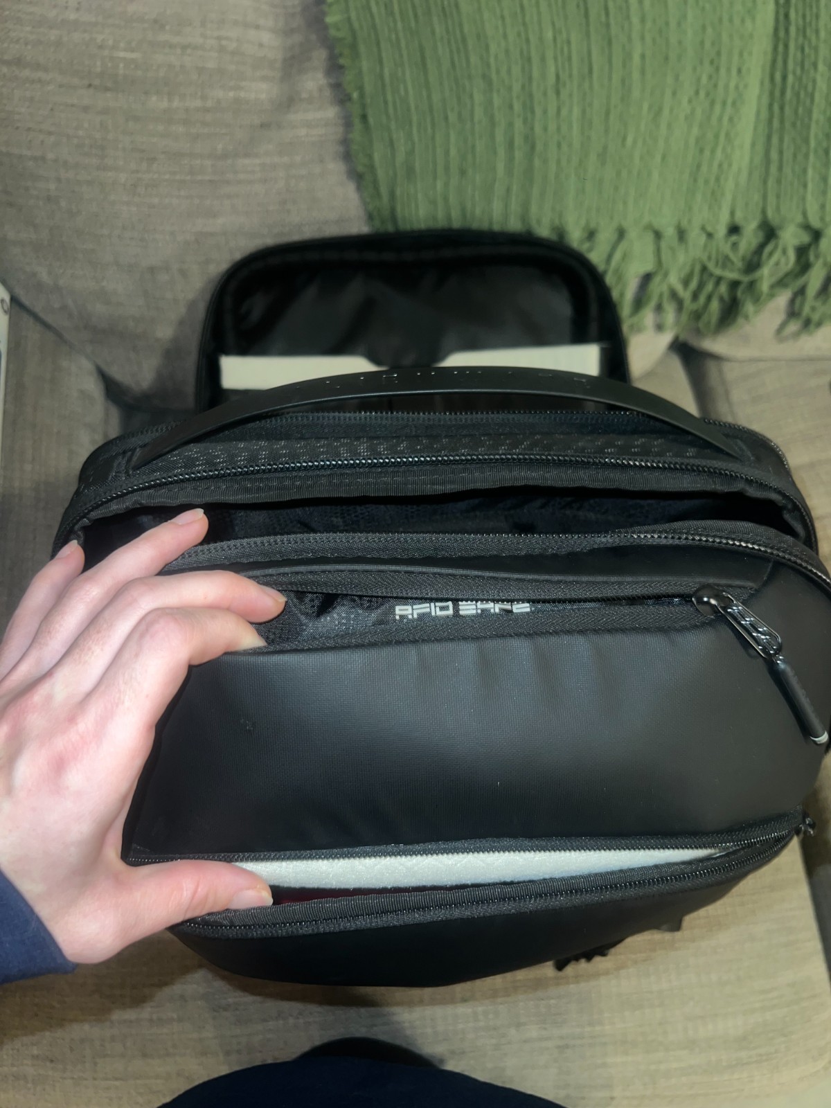 Alienware m18 R2 – i9-14900HX, RTX 4080, 32GB RAM, 1TB, Gaming Laptop + Backpack