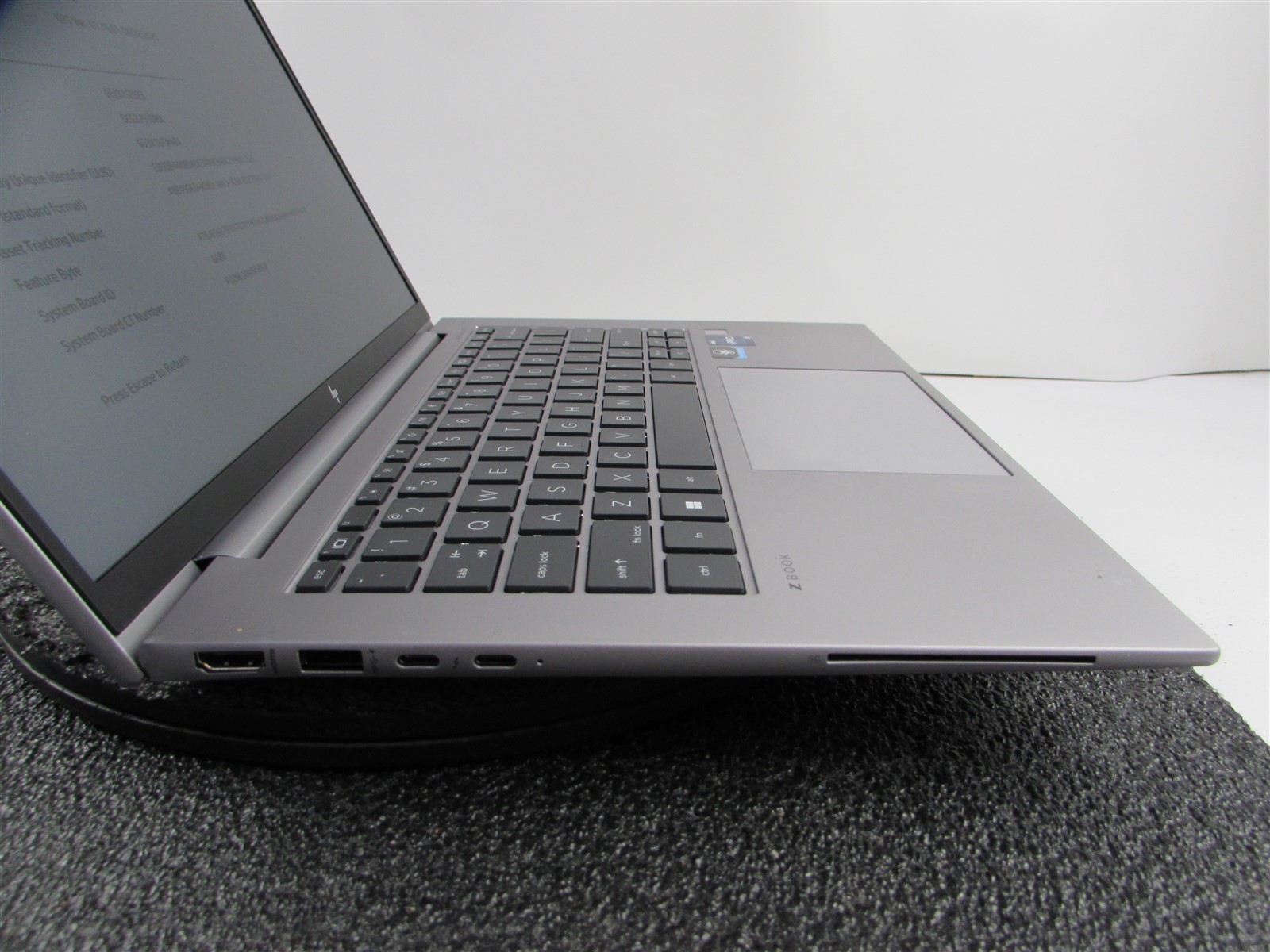 HP ZBOOK FIREFLY 14 (G9) 1920X1080 FHD CORE I5-1250P 256GB SSD 16GB RAM NO O.S