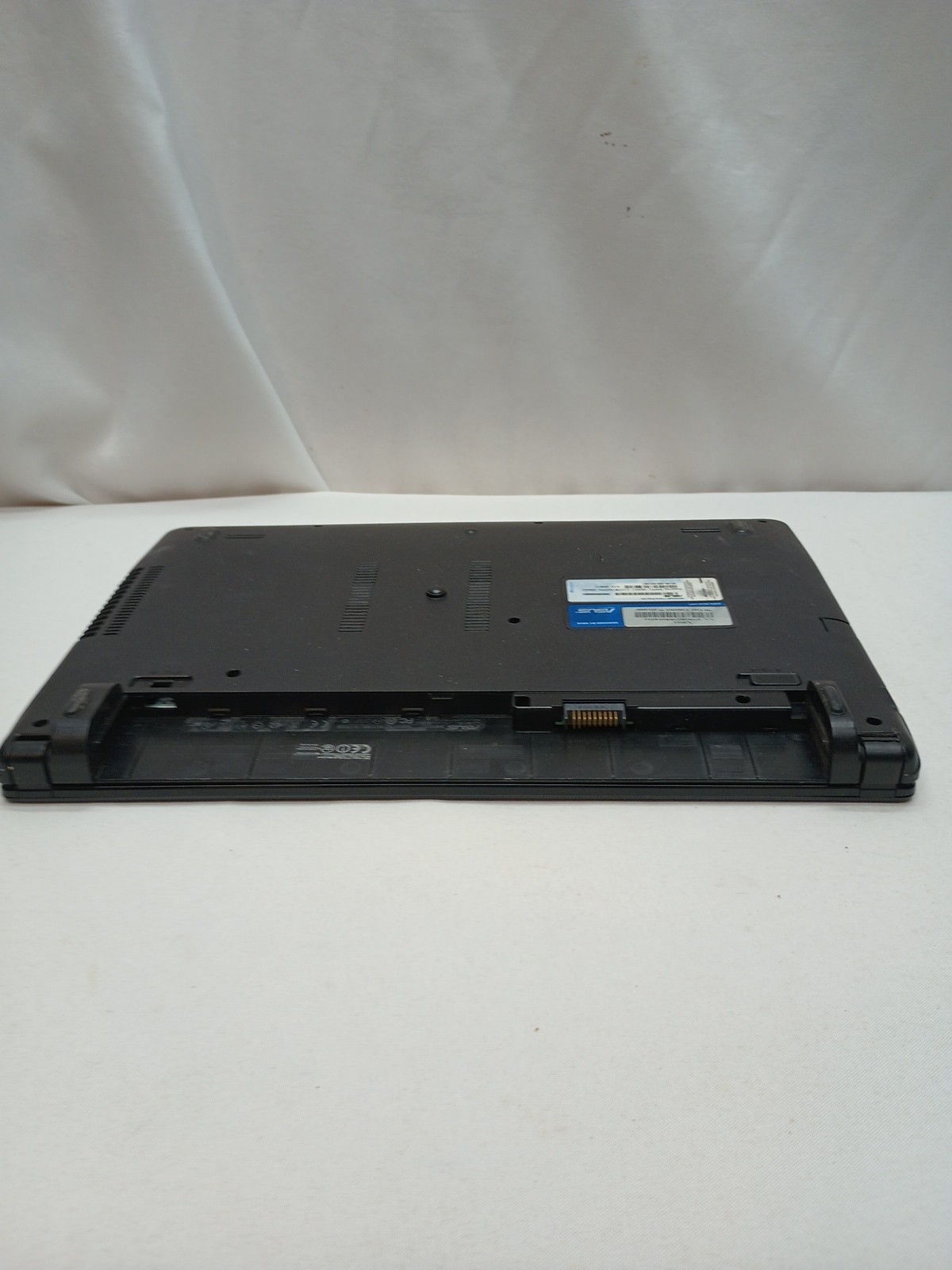 Asus X401U Laptop No Battery For Parts Or Repair Only Did Not Power On