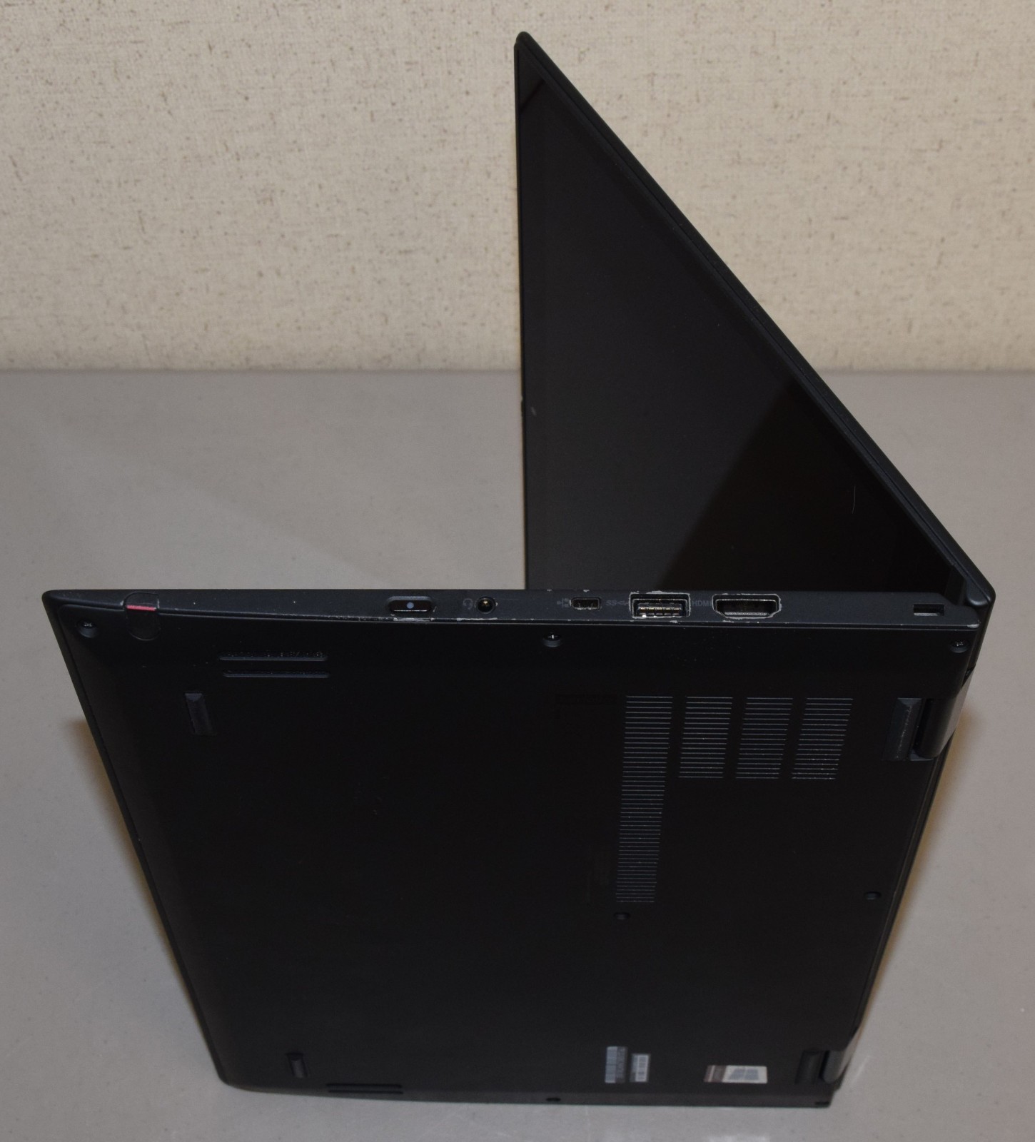 Lenovo X1 Yoga 3rd Gen 14″ 1080P Touchscreen i5-8250U 1.6GHz 8GB 240GB SSD