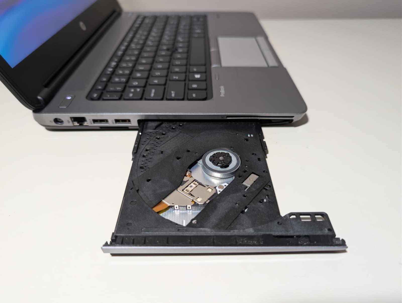 HP ProBook 640 G1 | i5 4th 8GB RAM 128GB SSD | AMD Graphics | DVD CachyOS Linux