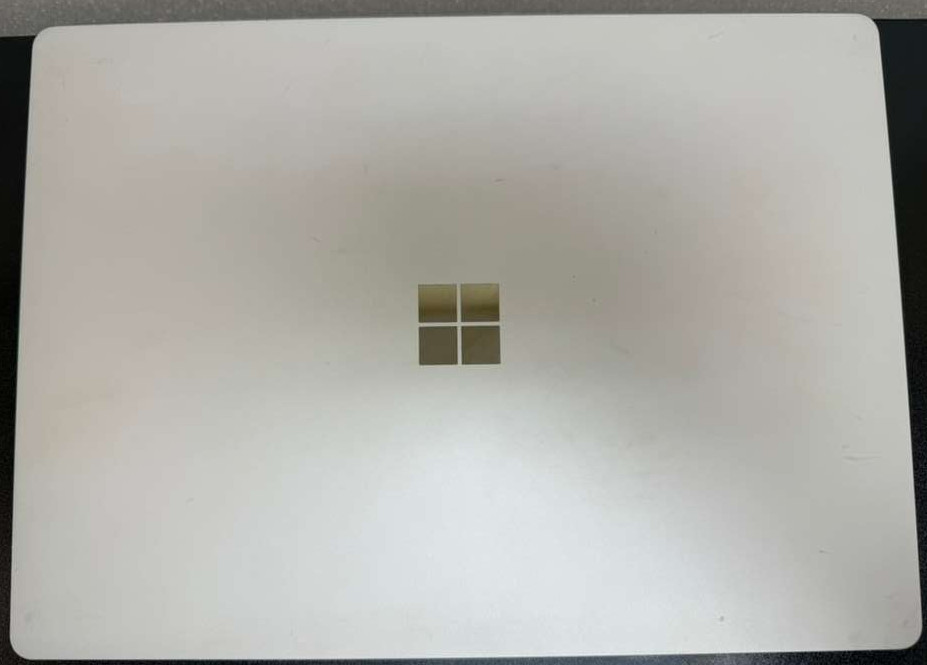 Microsoft Surface Laptop 2 13.5″ i5-8350U 8GB 256GB SSD Win 11 Pro USED