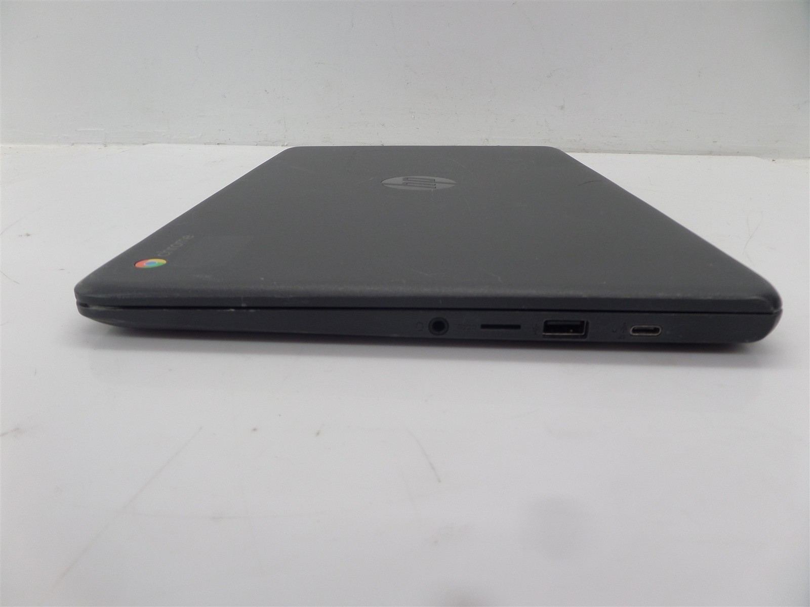 HP 14″ Chromebook 14A G5 16GB eMMC 7CZ87UT#ABA – Display Color Issue