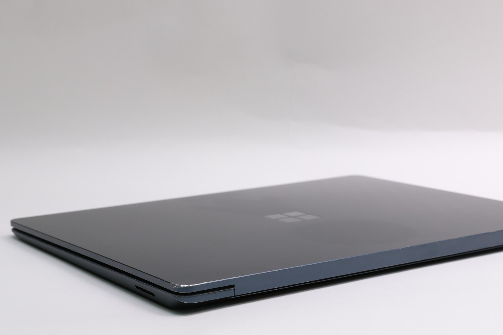 Read! 13″ Microsoft Surface Laptop 3, i7-1065G7, 16GB, 256GB SSD, Touchscreen