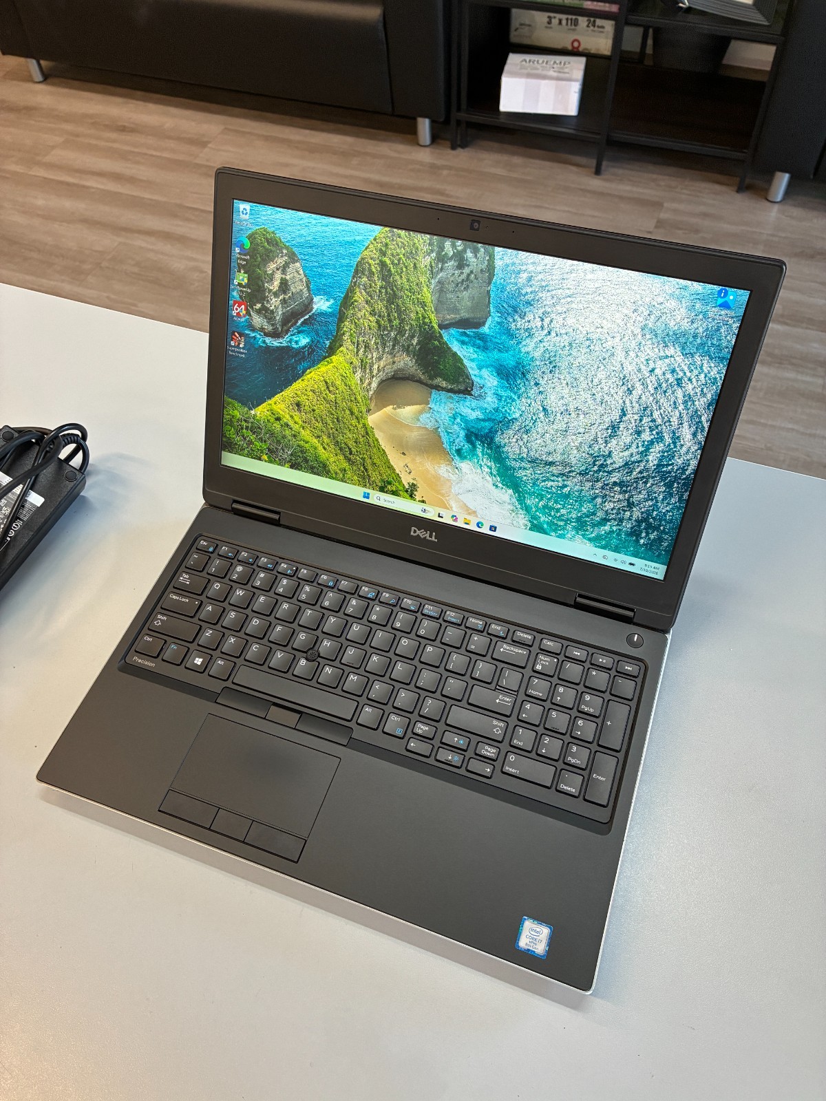 Dell Precision 7530: 15.6″ (4k) / i7-8850H / RAM 32Gb / Quadro P2000 / SSD 1Tb