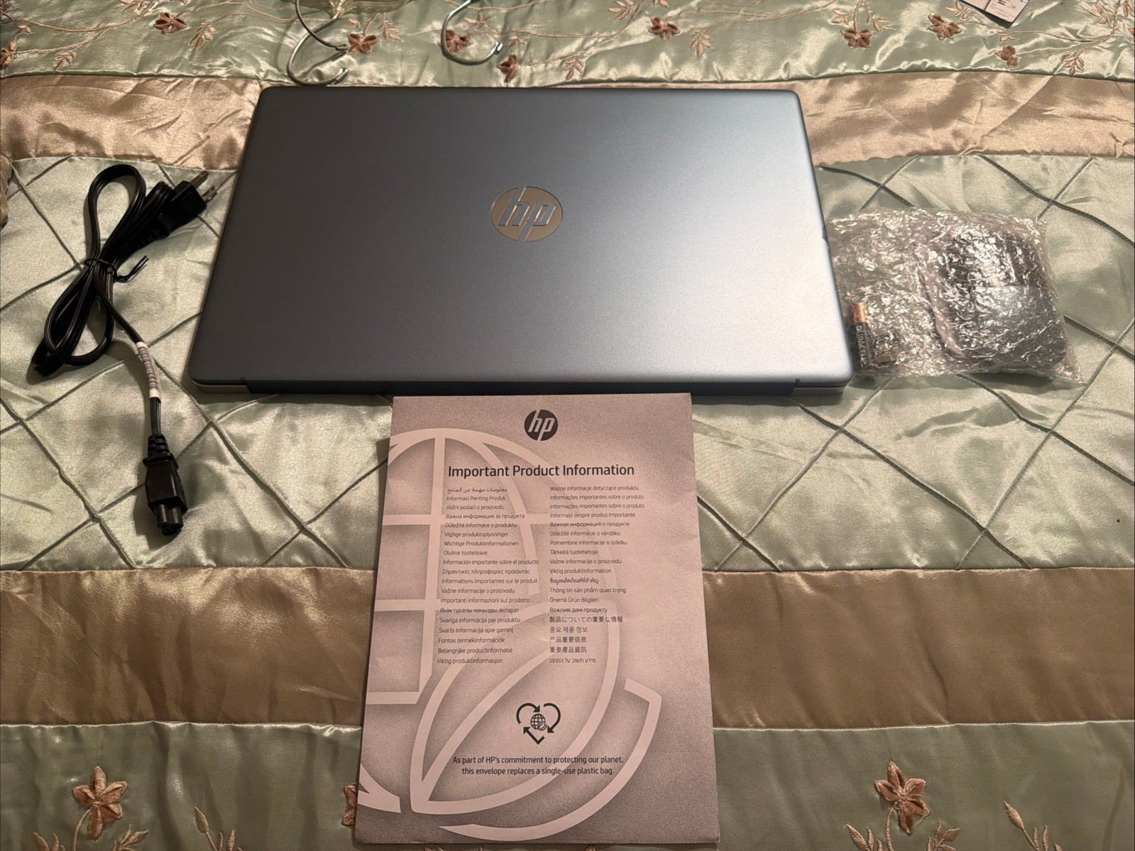 HP 17-CN0613DS 17.3 4GB 128GB SSD N4120 1.1GHz WIN 11 Moonlight Blue BRAND NEW!!
