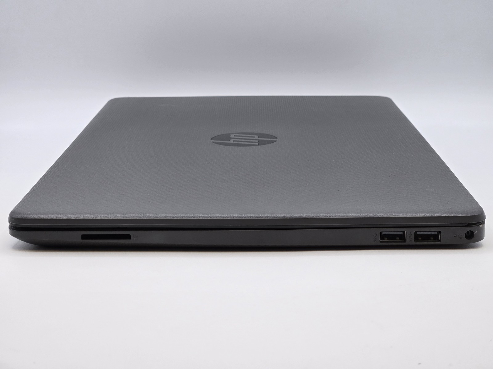 HP 255 G9 (7X9D4UT) 15″ FHD RYZEN 5 5625U 512GB 16GB W11P Radeon Graphics Webcam