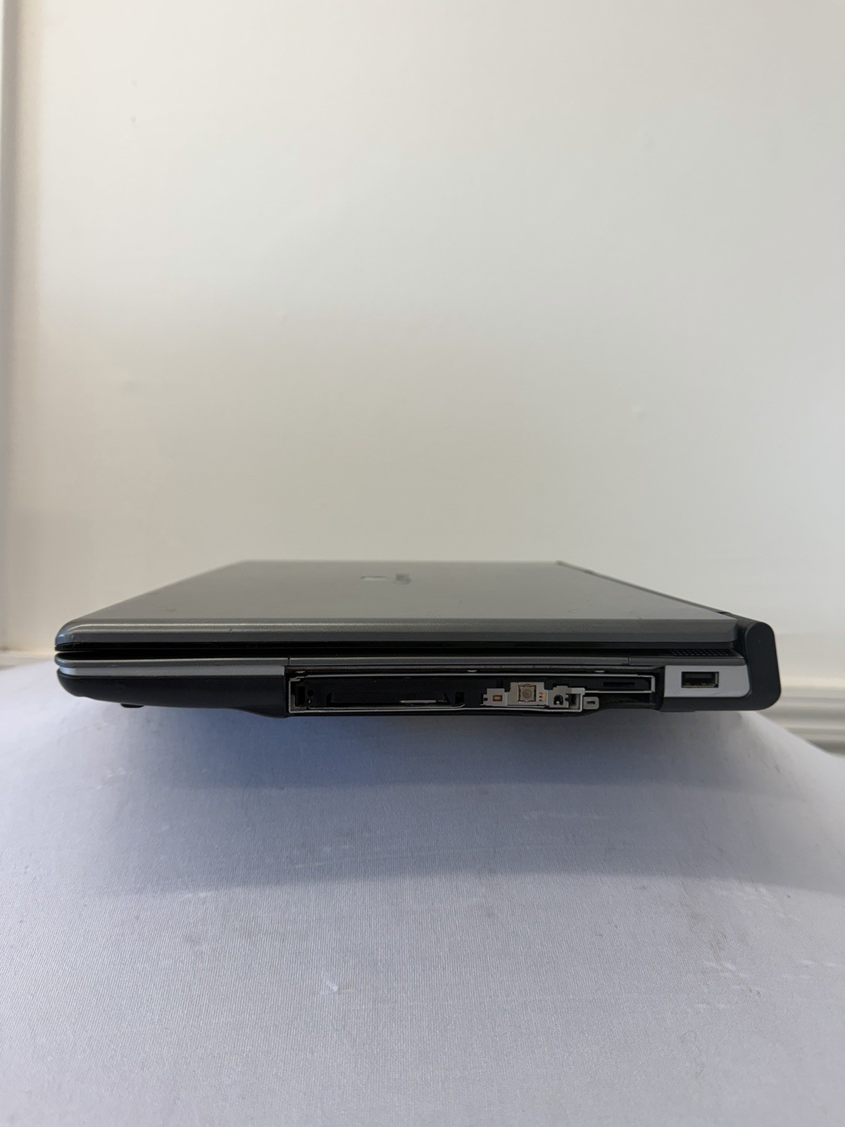 Gateway W350A Laptop – AMD Turion X2 TL-60 – RAM 3GB – Read Des
