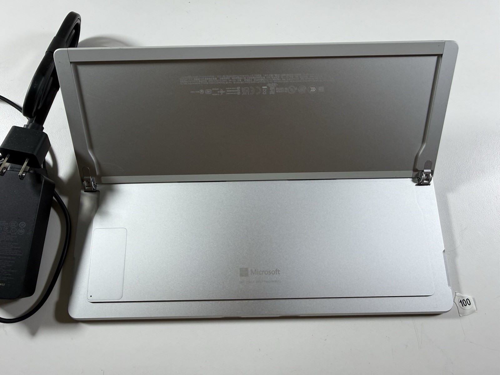 Microsoft Surface Pro 8 (1982) i5-1145G7 – 16GB RAM – 256GB 120Hz – Win 11 Pro