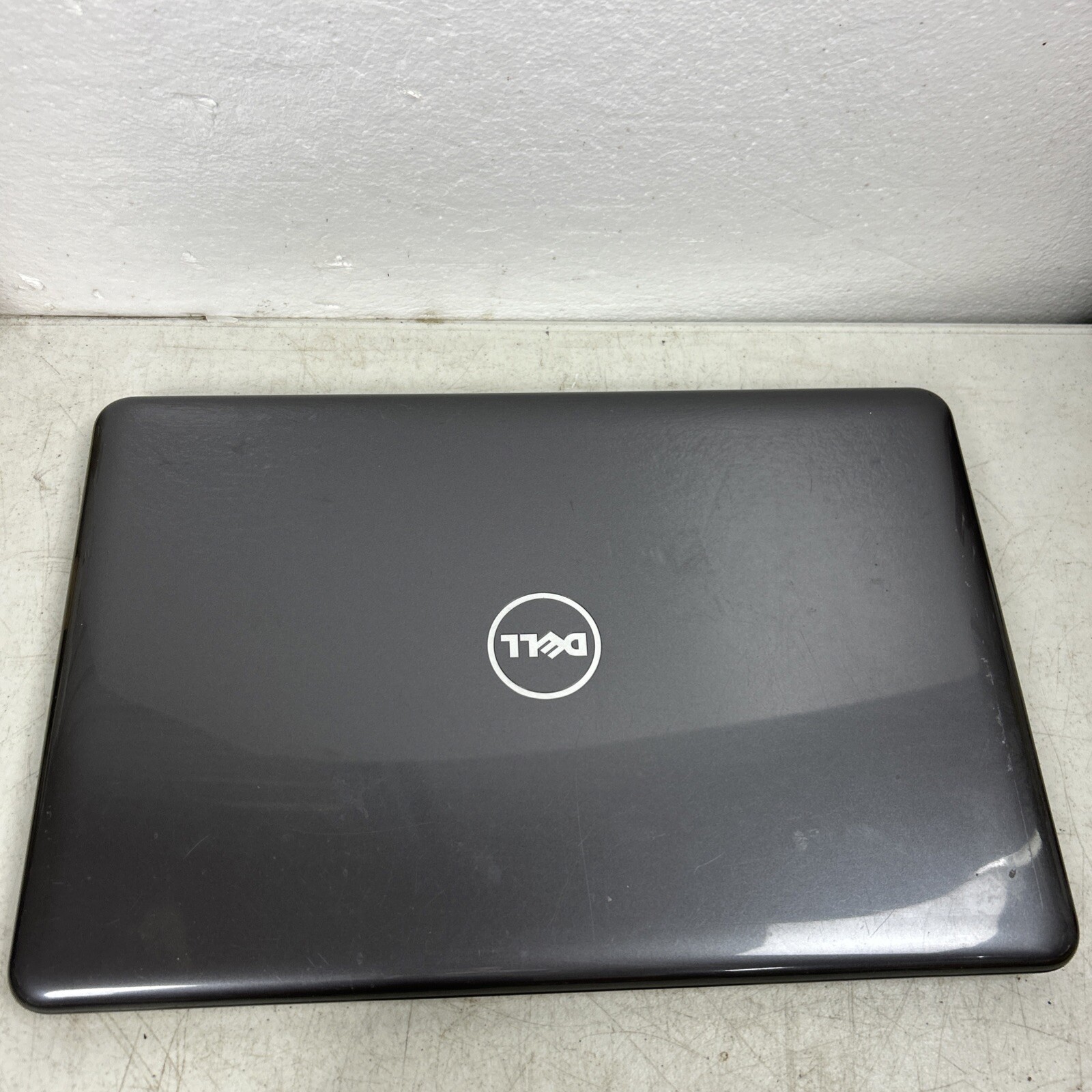 Dell Inspiron 5000 Series 5765 17.3″ Laptop AMD Radeon R5 2.4GHz 8GB RAM 1TB HDD