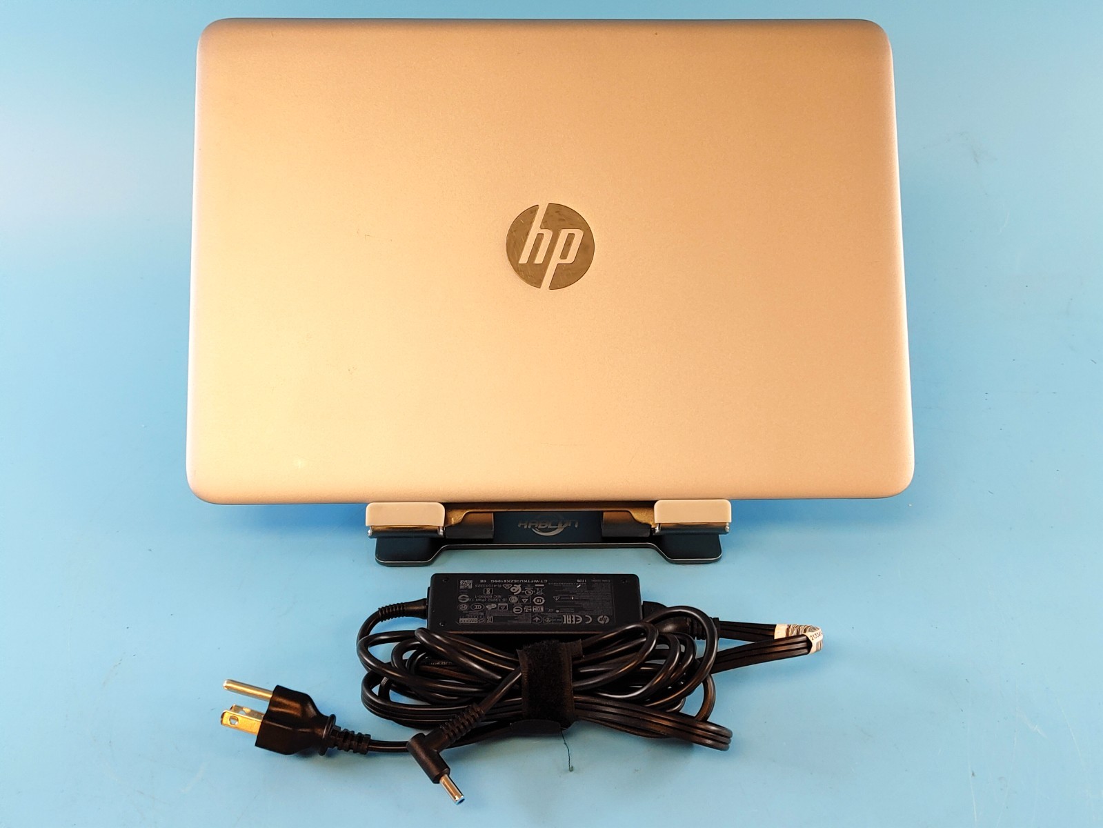 HP EliteBook 840 G4 2ST93US 14 i5-7300U 2.6 16GB 256GB SSD WINDOWS 10 PRO