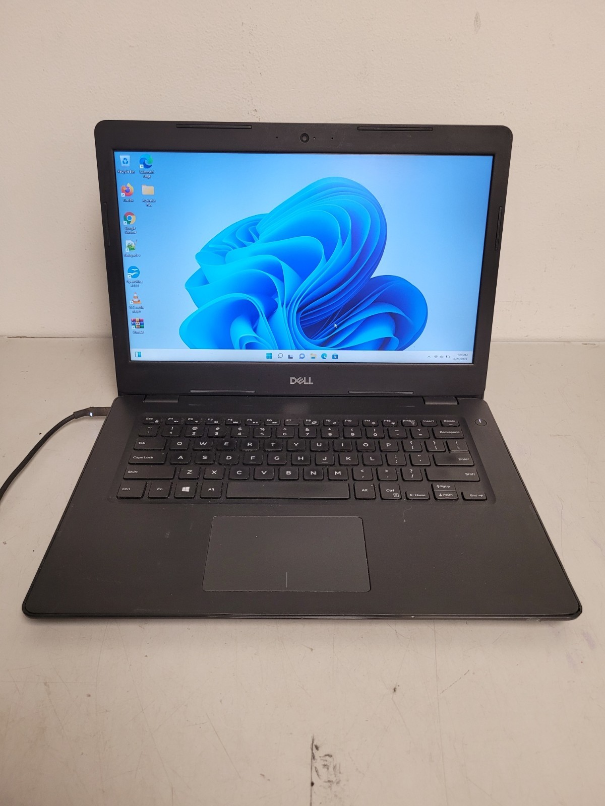Dell latitude 3490 14″ i3-7020u 2.3ghz 8gb ram 128gb ssd w11p Used JMYWWS2