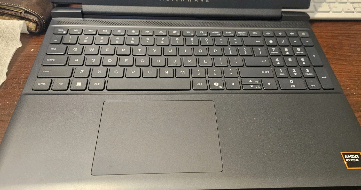 Alienware 15.3″ WUXGA 165Hz Gaming Laptop, AMD Ryzen 5 220, NVIDIA GeForce…