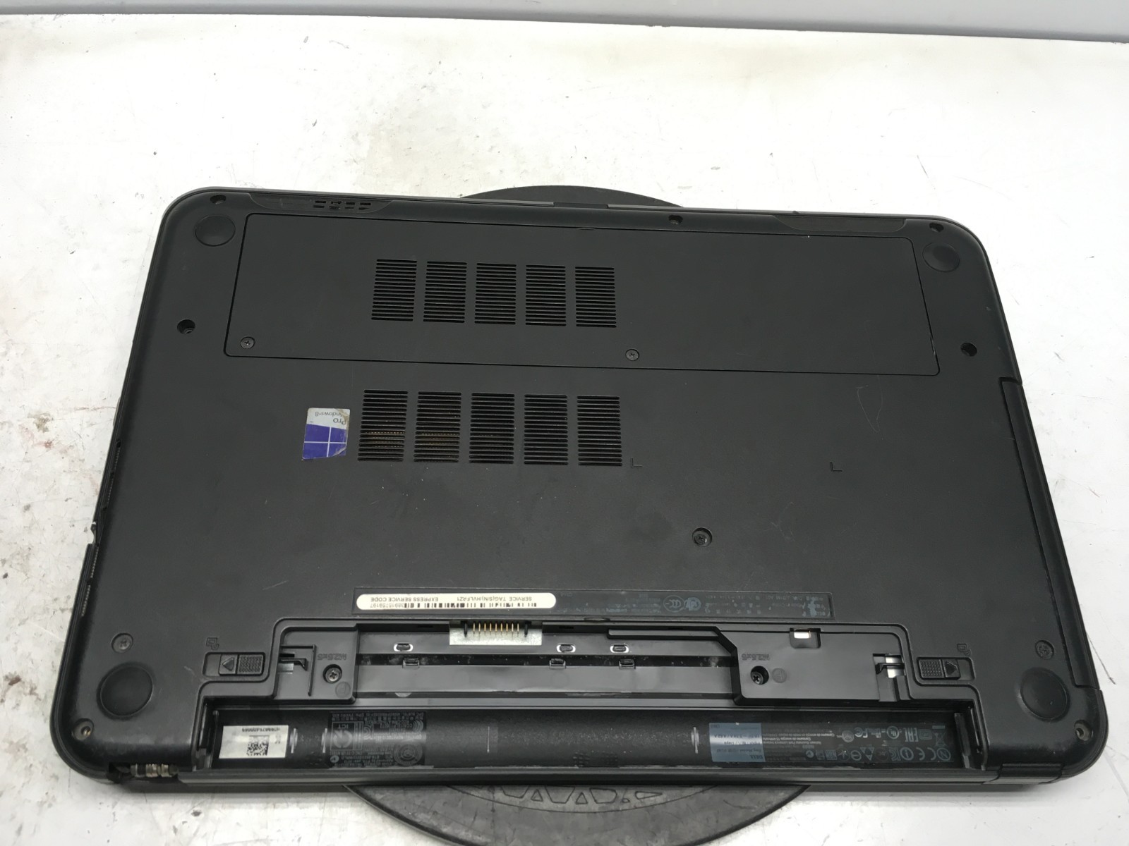Dell Latitude 3540 Intel i3-4010U 1.7GHz 4 GB NO HDD